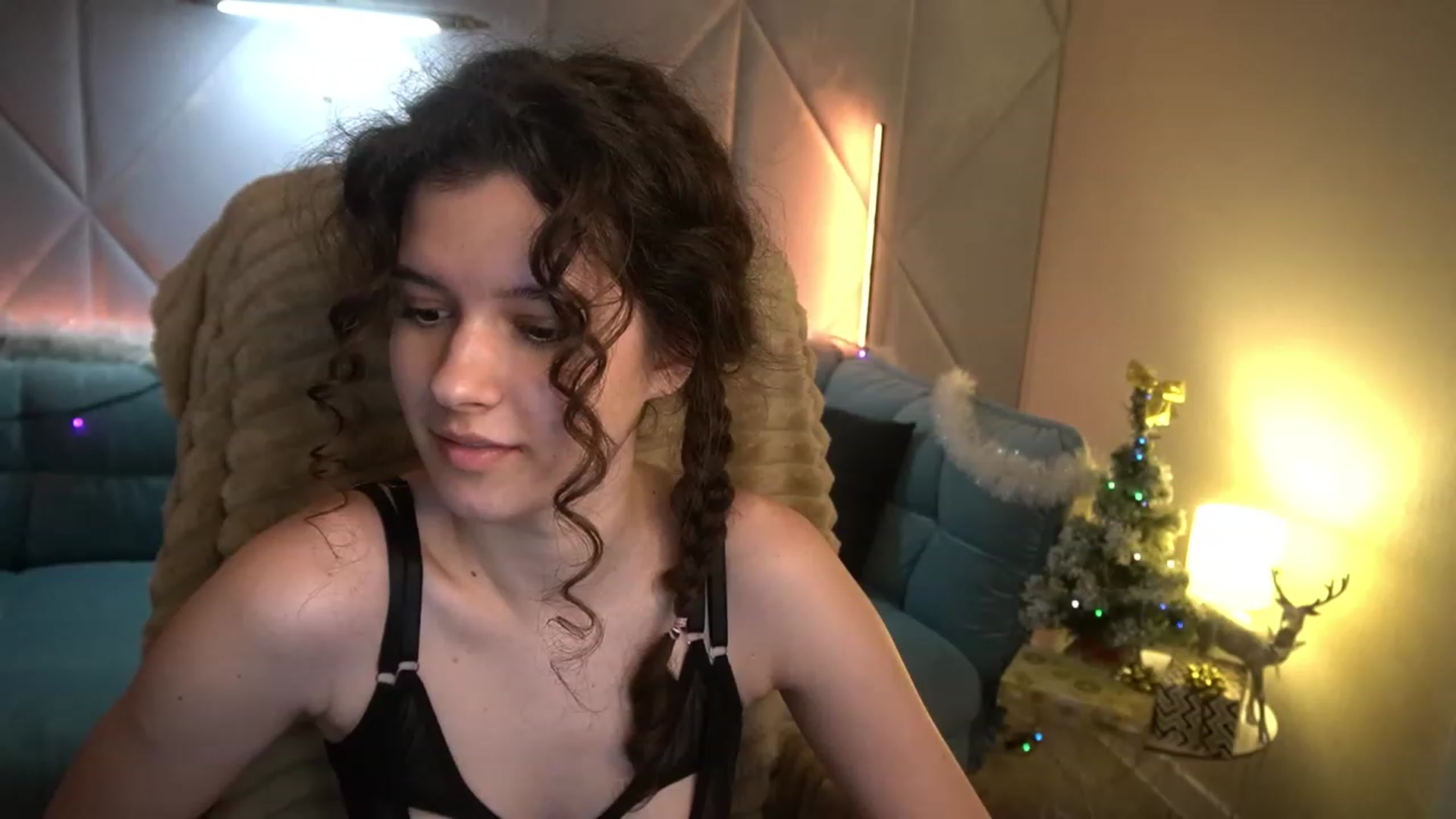 Gallery image thumbnail from Sherry_Li's myfreecams stream on, 01/04/2023, 15:57 image 3 of 20