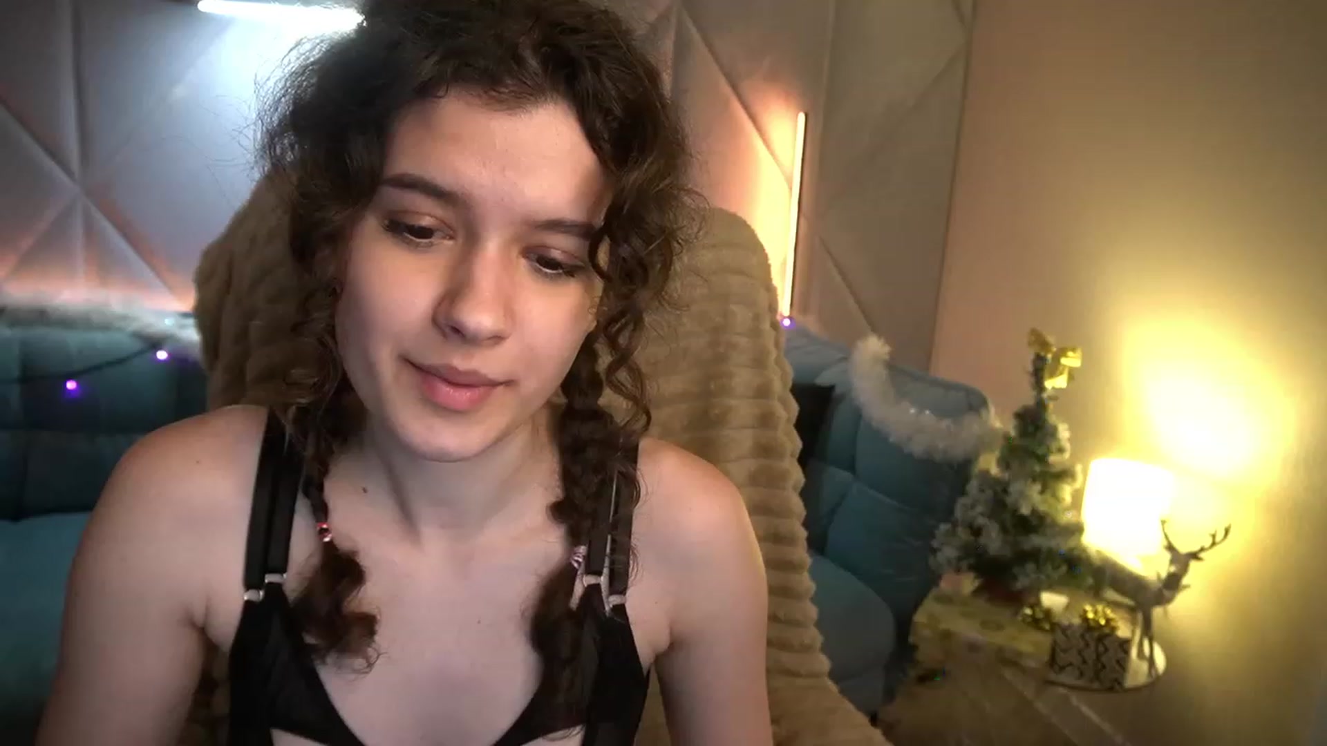 Gallery image thumbnail from Sherry_Li's myfreecams stream on, 01/04/2023, 15:57 image 9 of 20
