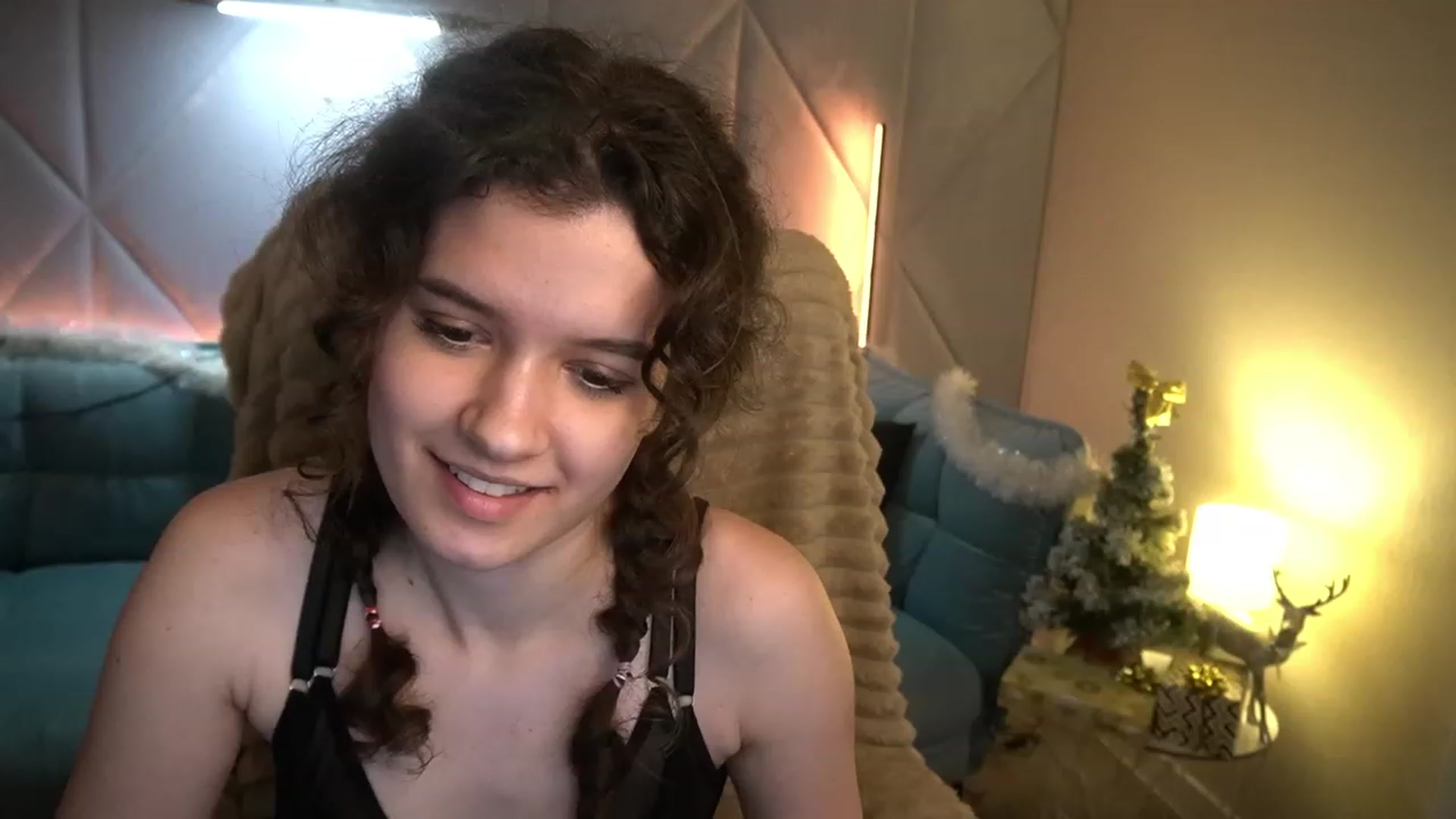 Gallery image thumbnail from Sherry_Li's myfreecams stream on, 01/04/2023, 15:57 image 7 of 20
