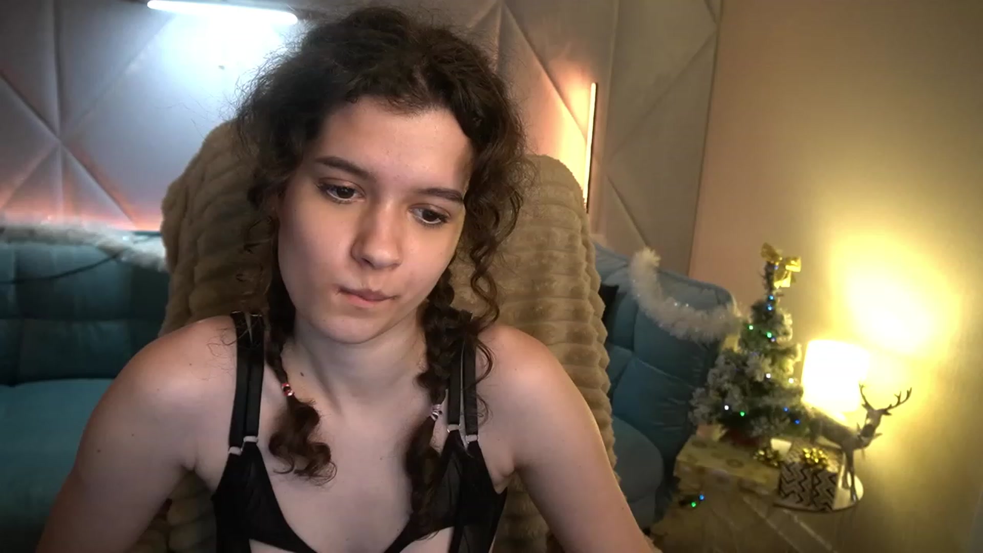Gallery image thumbnail from Sherry_Li's myfreecams stream on, 01/04/2023, 15:57 image 14 of 20