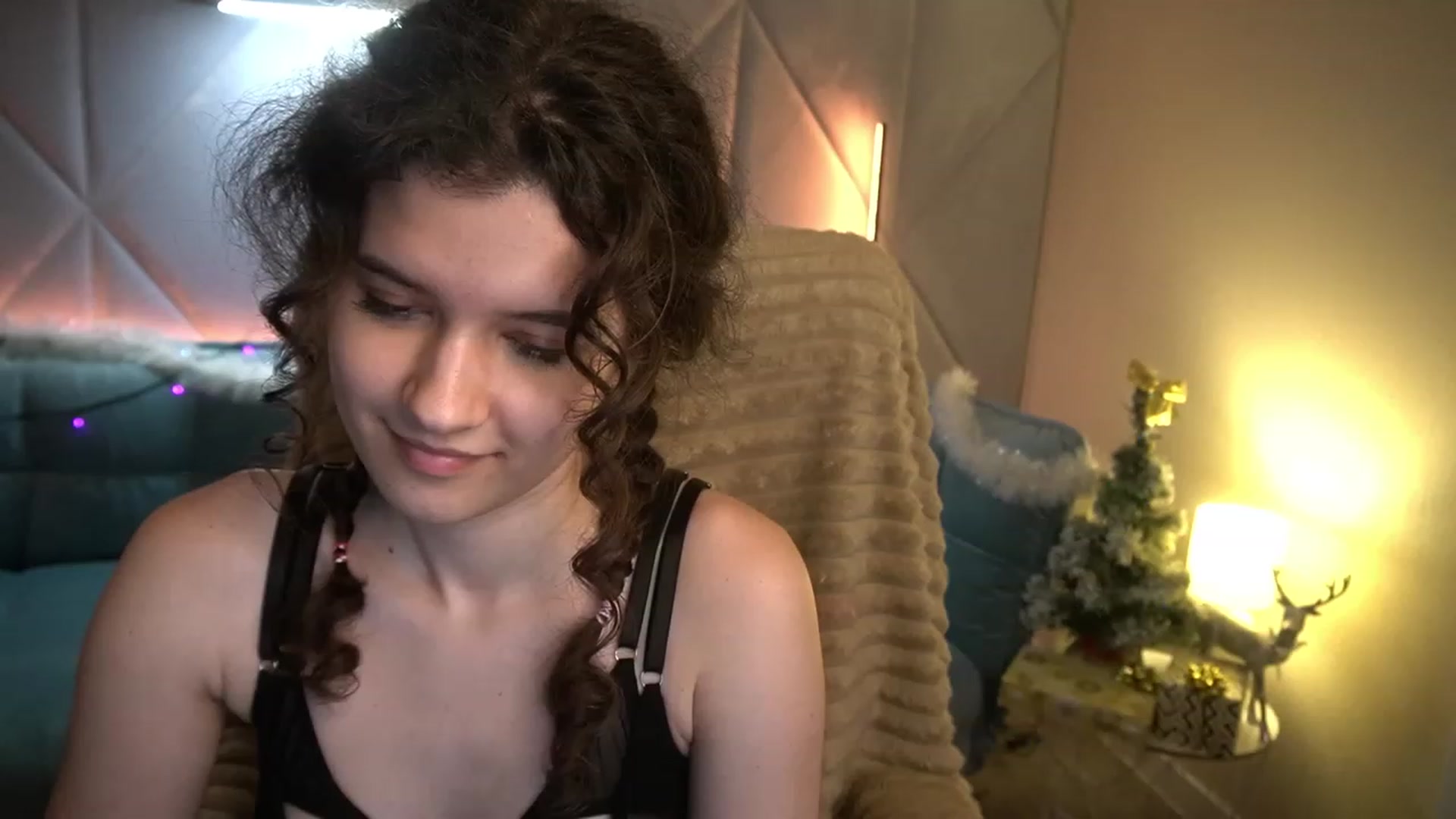 Gallery image thumbnail from Sherry_Li's myfreecams stream on, 01/04/2023, 15:57 image 10 of 20