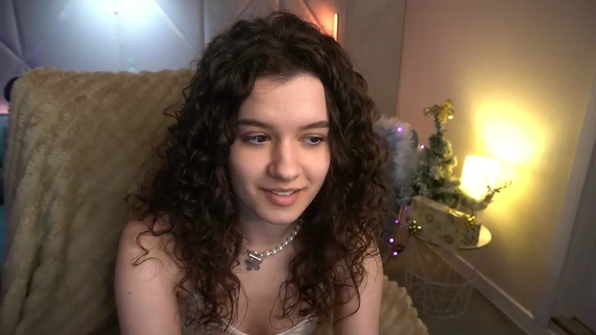 Gallery image thumbnail from Sherry_Li's myfreecams stream on, 01/06/2023, 14:31 image 16 of 20
