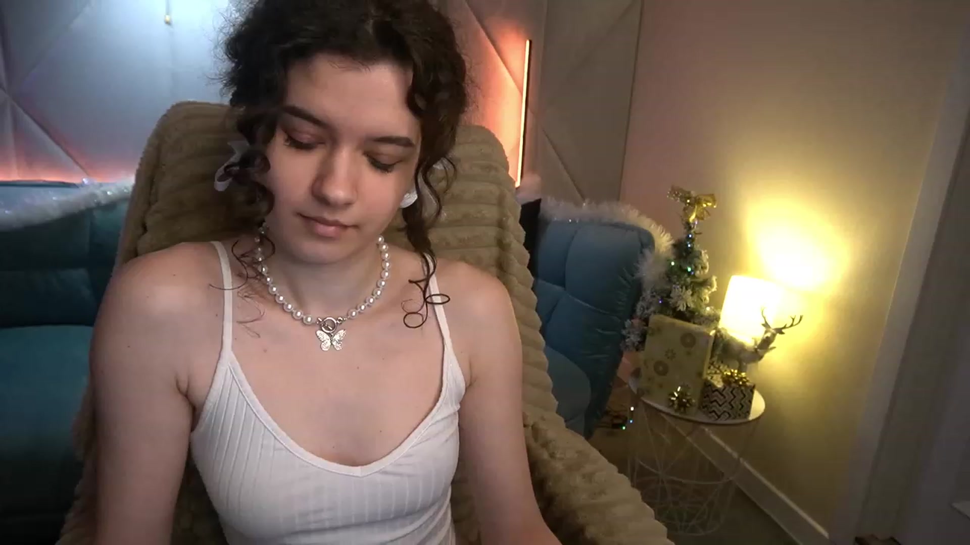Gallery image thumbnail from Sherry_Li's myfreecams stream on, 01/08/2023, 16:00 image 1 of 20