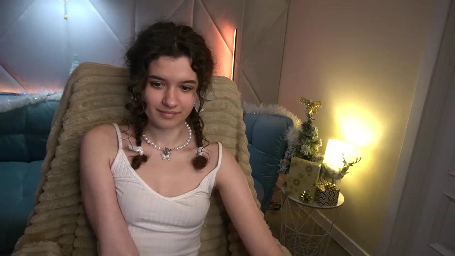 Gallery image thumbnail from Sherry_Li's myfreecams stream on, 01/08/2023, 17:58 image 18 of 20