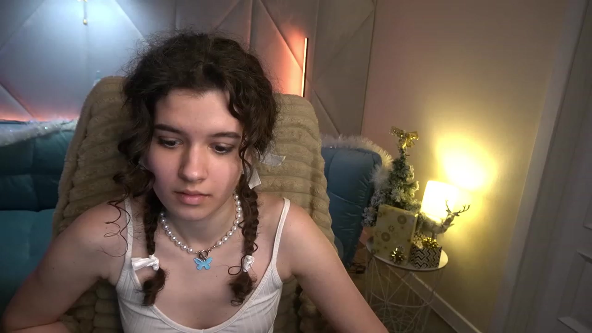 Gallery image thumbnail from Sherry_Li's myfreecams stream on, 01/08/2023, 17:58 image 19 of 20