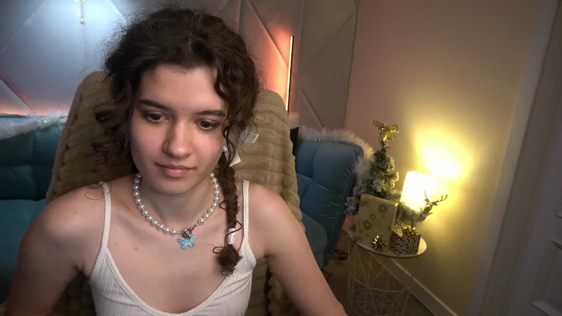 Gallery image thumbnail from Sherry_Li's myfreecams stream on, 01/08/2023, 17:58 image 14 of 20