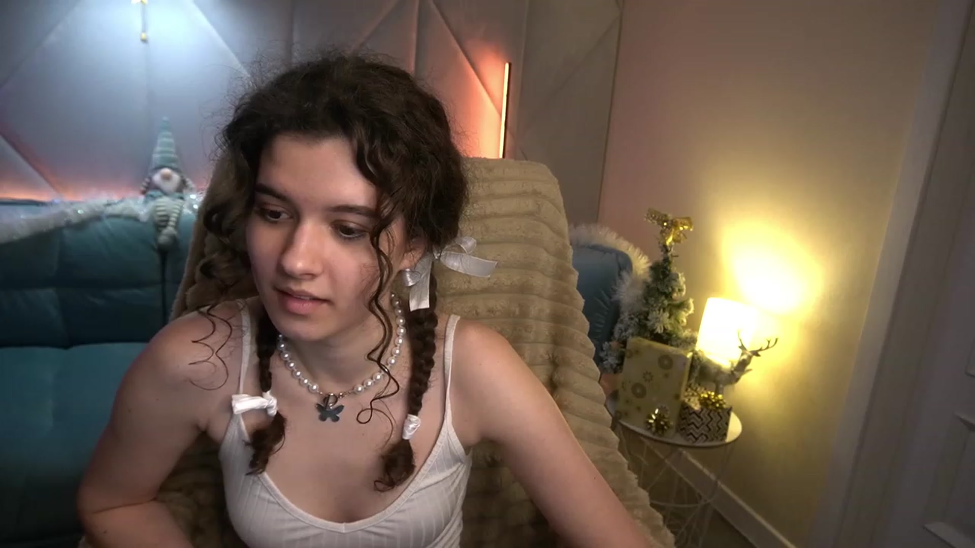 Gallery image thumbnail from Sherry_Li's myfreecams stream on, 01/08/2023, 17:58 image 7 of 20