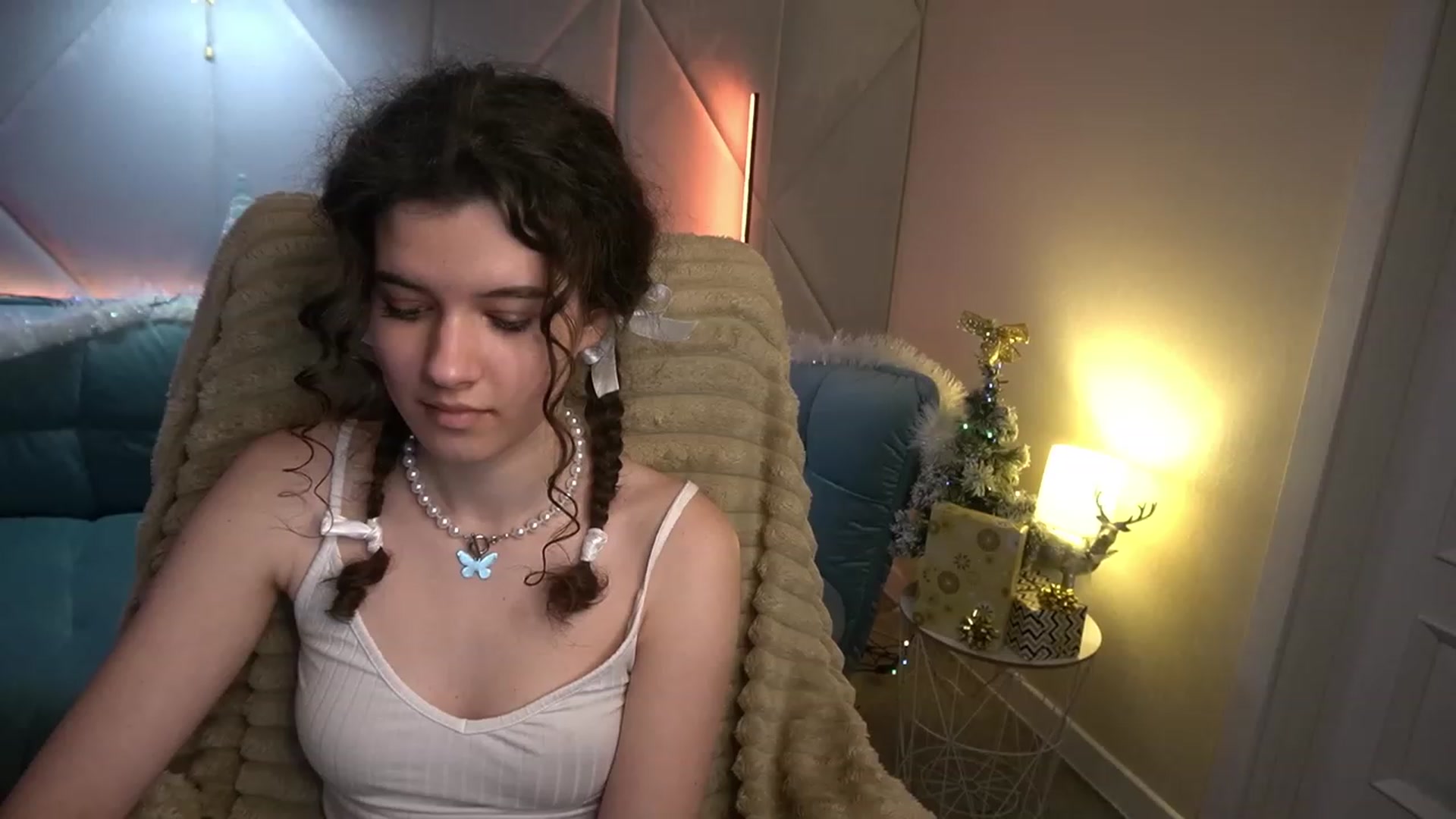 Gallery image thumbnail from Sherry_Li's myfreecams stream on, 01/08/2023, 17:58 image 20 of 20