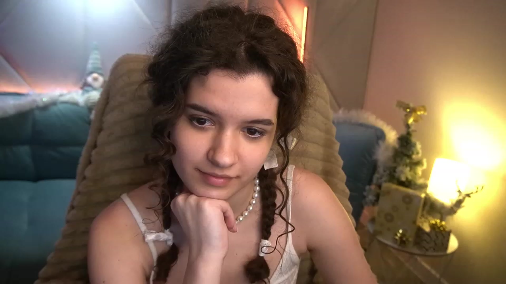 Gallery image thumbnail from Sherry_Li's myfreecams stream on, 01/08/2023, 17:58 image 2 of 20