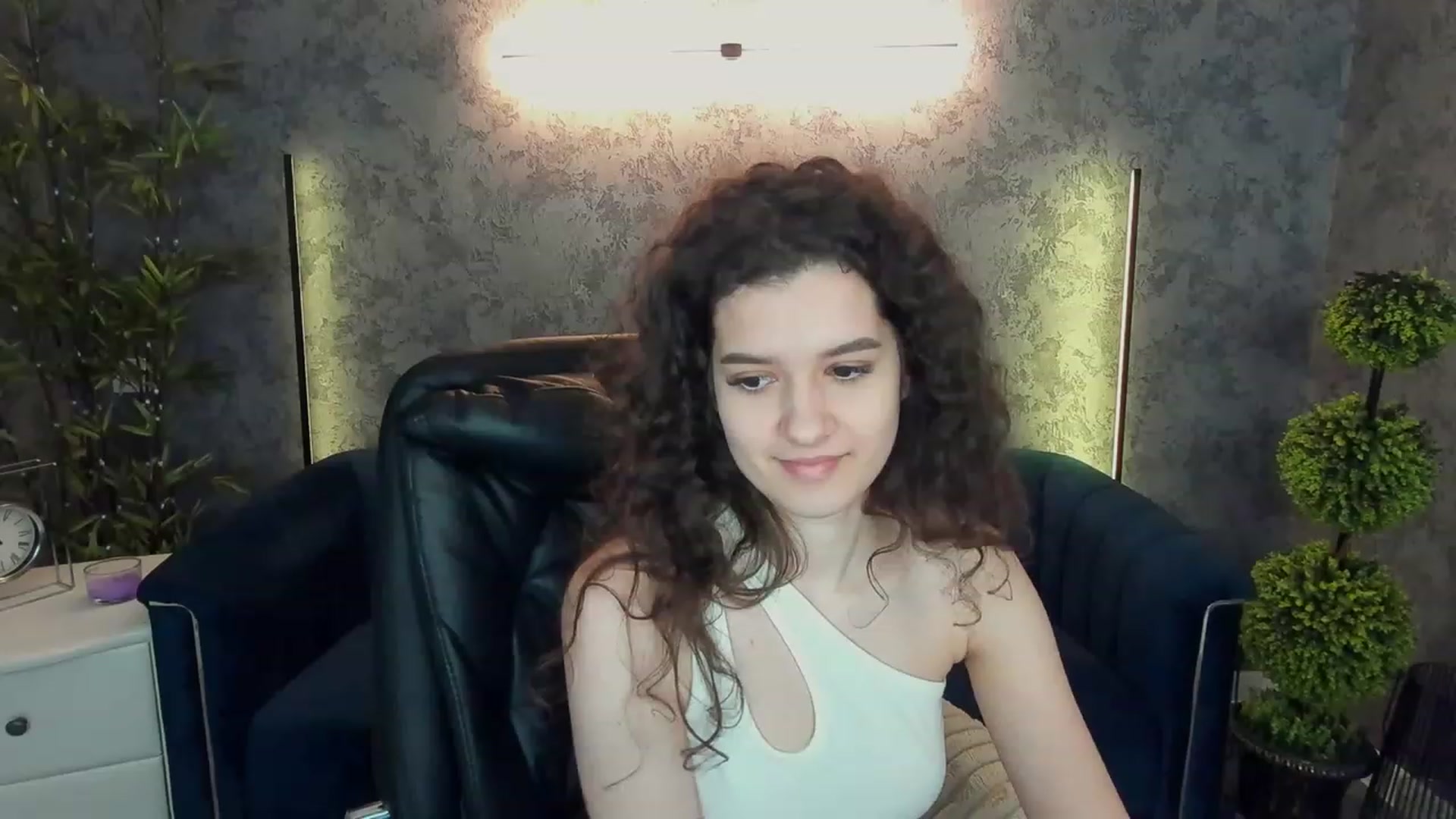 Gallery image thumbnail from Sherry_Li's myfreecams stream on, 02/09/2023, 14:21 image 1 of 20
