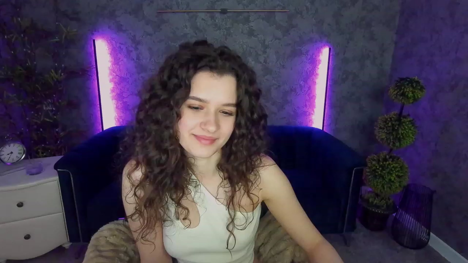 Gallery image thumbnail from Sherry_Li's myfreecams stream on, 02/17/2023, 14:21 image 16 of 20