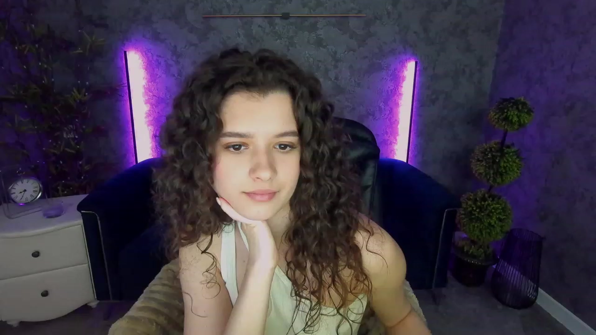 Gallery image thumbnail from Sherry_Li's myfreecams stream on, 02/17/2023, 14:21 image 17 of 20