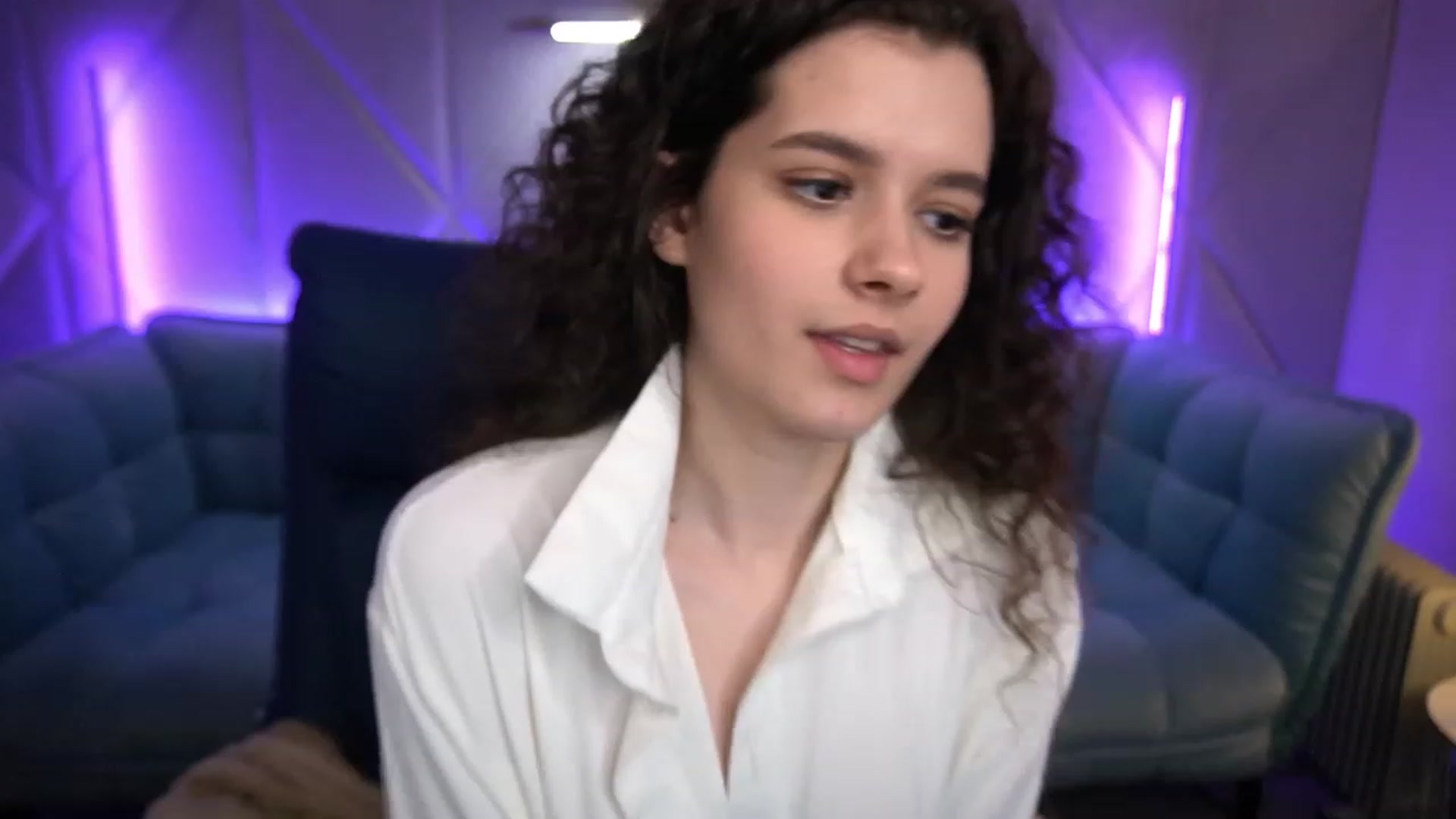 Gallery image thumbnail from Sherry_Li's myfreecams stream on, 02/18/2023, 15:22 image 14 of 20