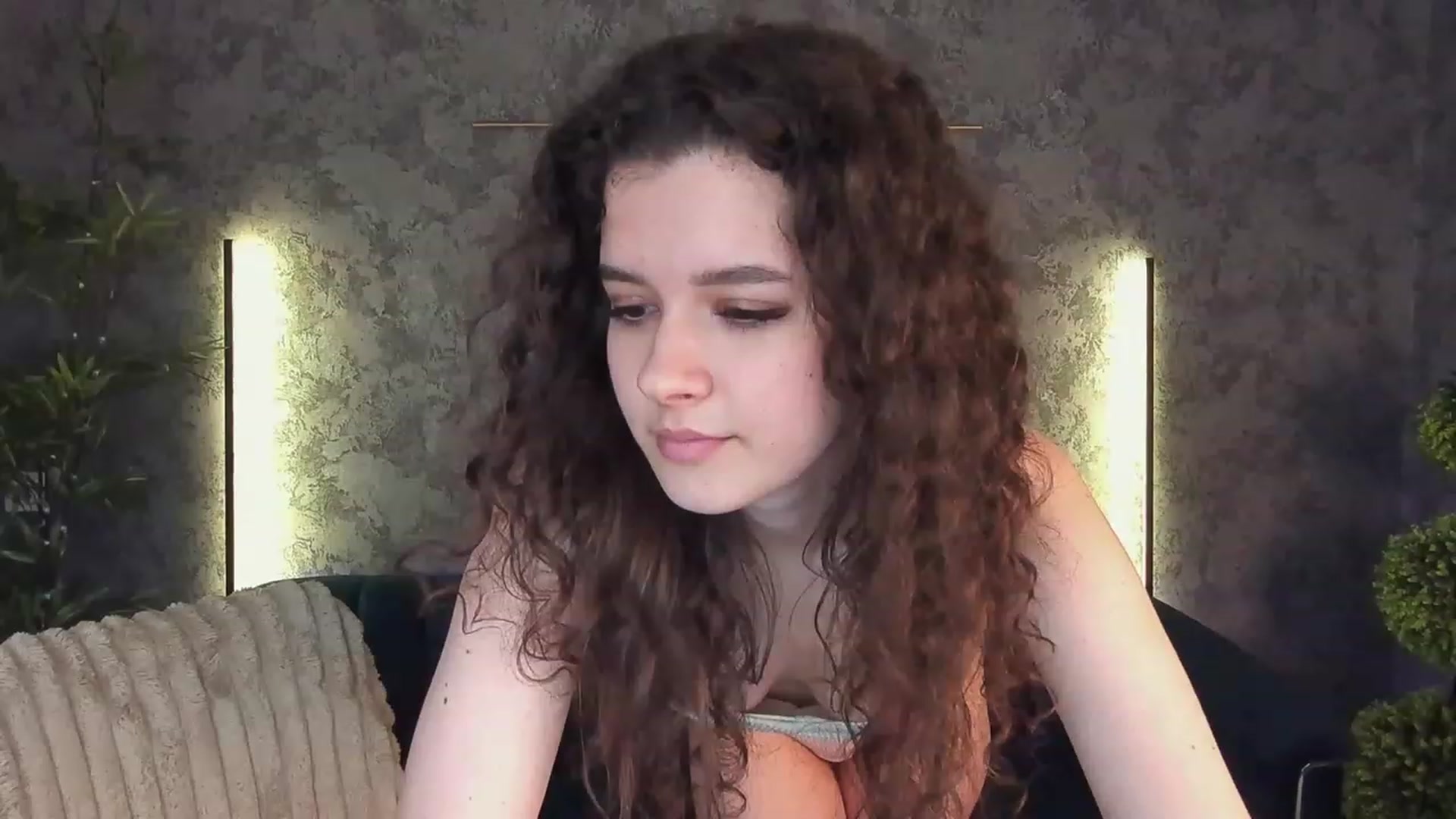 Gallery image thumbnail from Sherry_Li's myfreecams stream on, 02/26/2023, 14:37 image 13 of 20