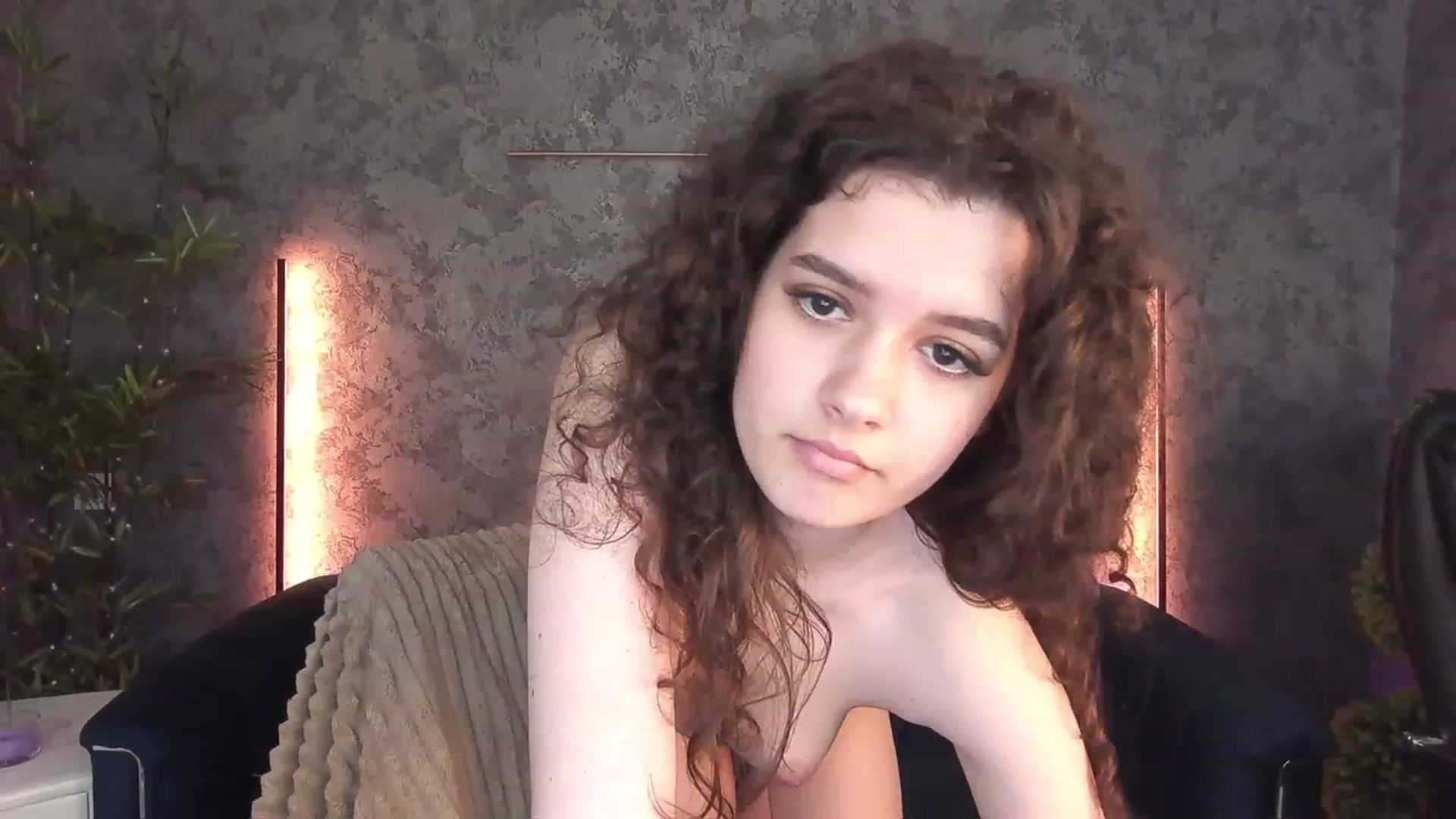 Gallery image thumbnail from Sherry_Li's myfreecams stream on, 03/04/2023, 16:57 image 15 of 20