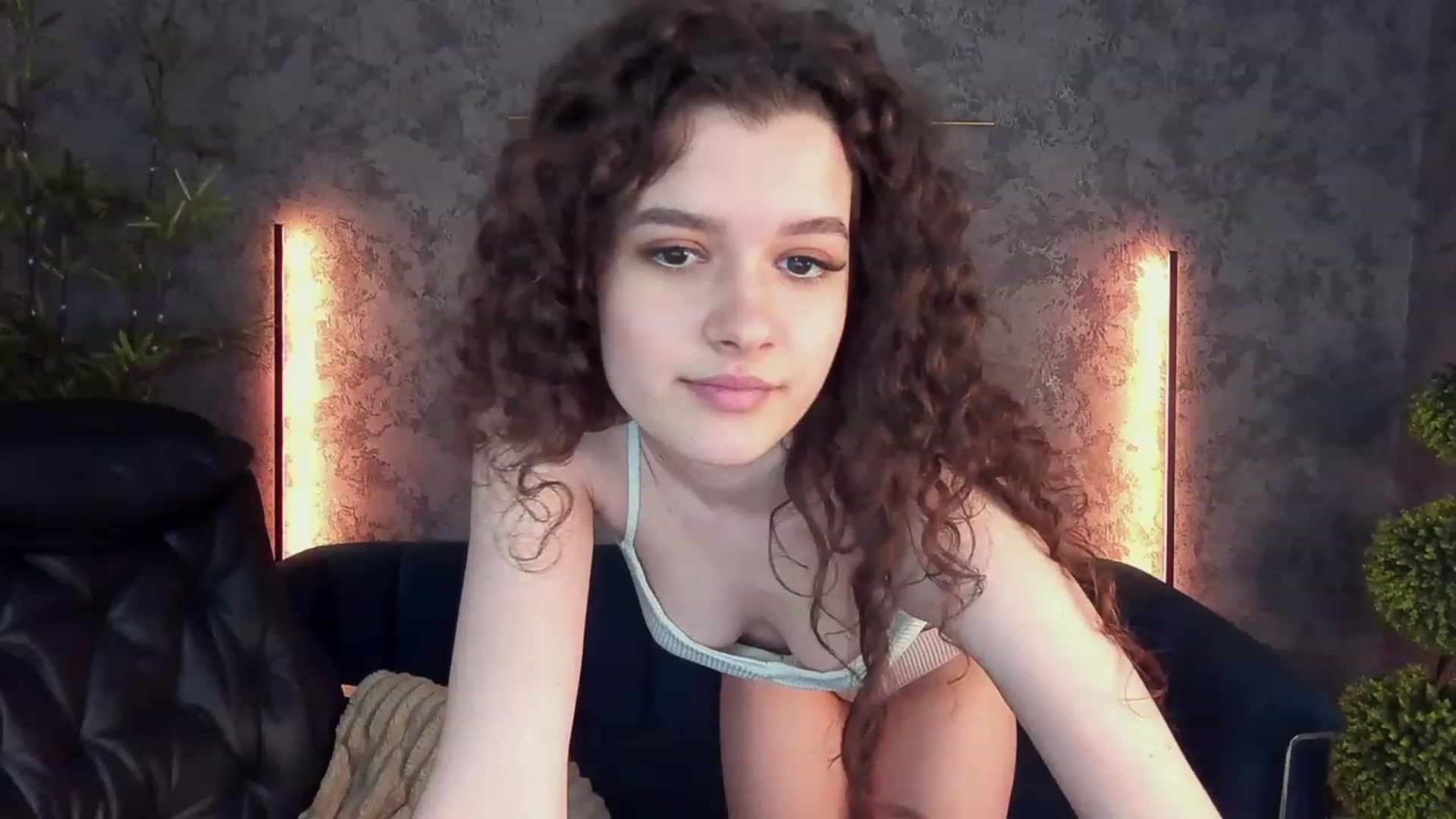 Gallery image thumbnail from Sherry_Li's myfreecams stream on, 03/10/2023, 15:09 image 5 of 20