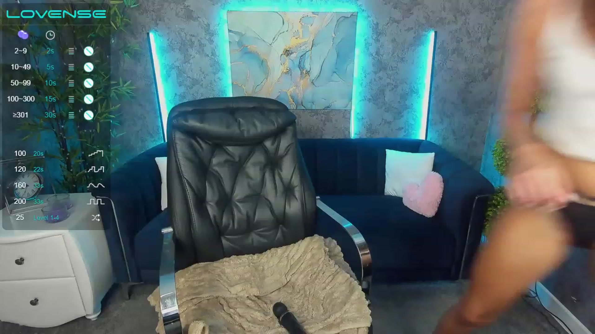 Gallery image thumbnail from Sherry_Li's myfreecams stream on, 09/23/2023, 17:12 image 7 of 20