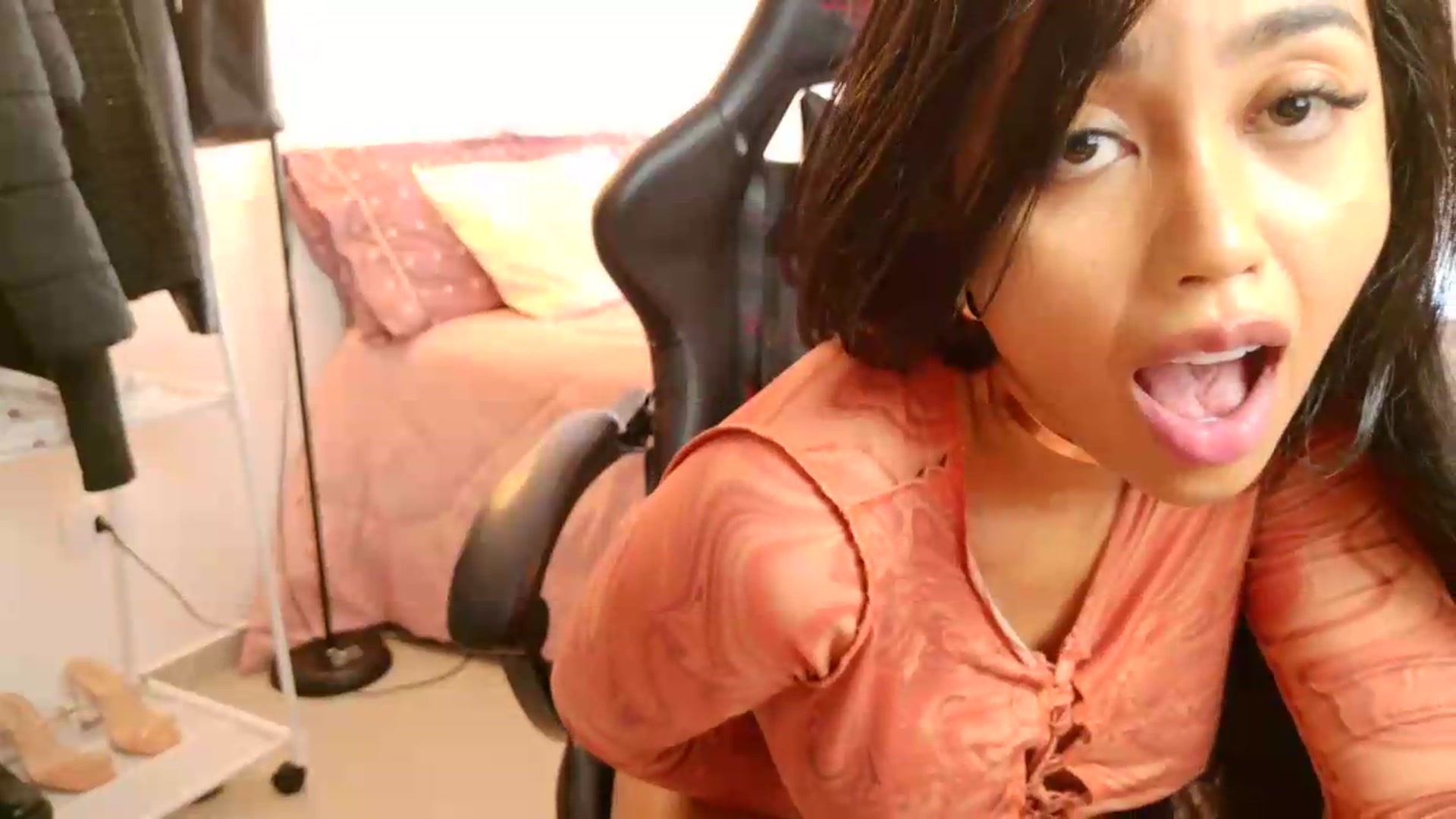 Gallery image thumbnail from SheylaSilva's myfreecams stream on, 05/11/2026, 16:35 image 19 of 20