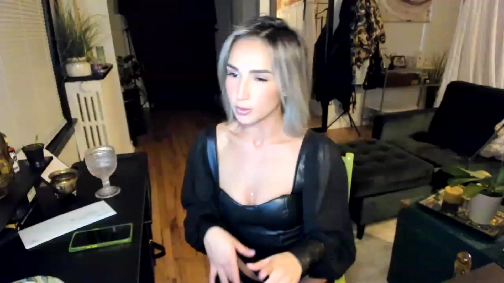 Gallery image thumbnail from ShiaKennedy's myfreecams stream on, 11/17/2022, 02:50 image 2 of 20