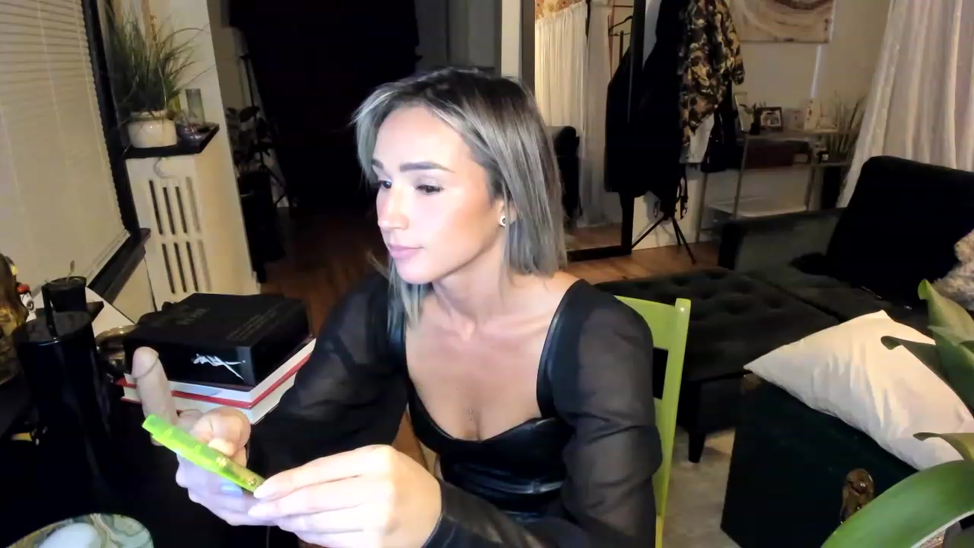 Gallery image thumbnail from ShiaKennedy's myfreecams stream on, 11/17/2022, 03:28 image 7 of 20
