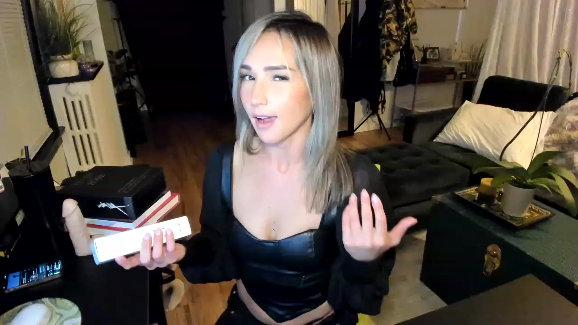 Gallery image thumbnail from ShiaKennedy's myfreecams stream on, 11/17/2022, 03:28 image 17 of 20