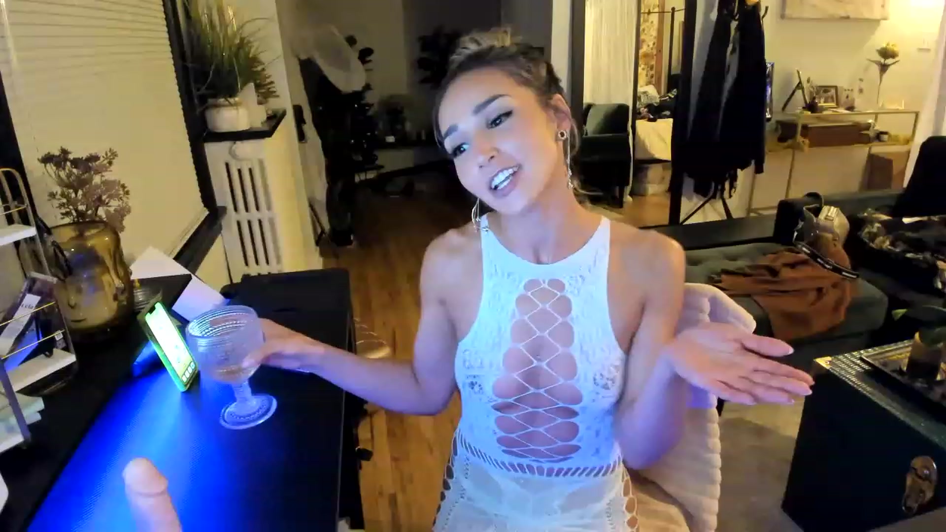 Gallery image thumbnail from ShiaKennedy's myfreecams stream on, 11/28/2022, 02:31 image 9 of 20