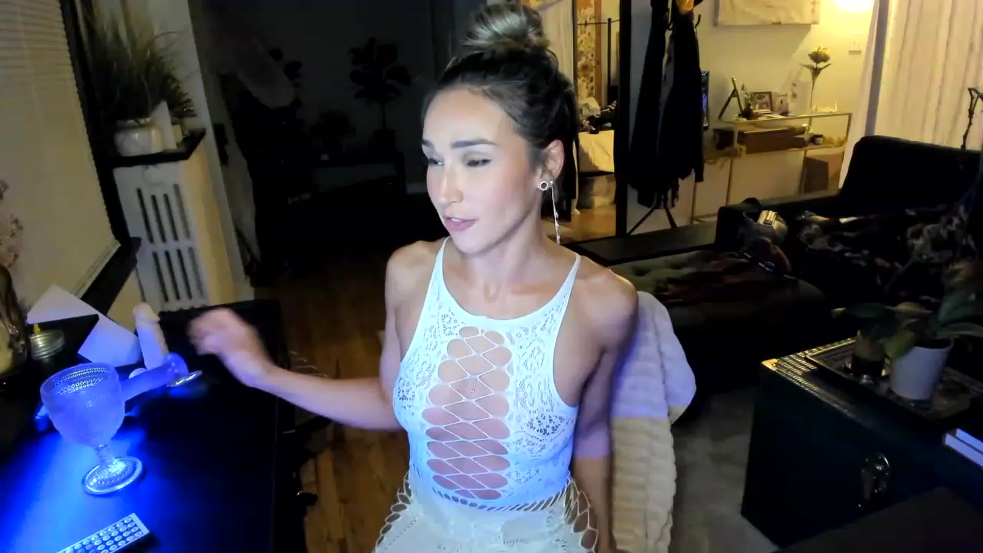 Gallery image thumbnail from ShiaKennedy's myfreecams stream on, 11/28/2022, 03:30 image 15 of 20