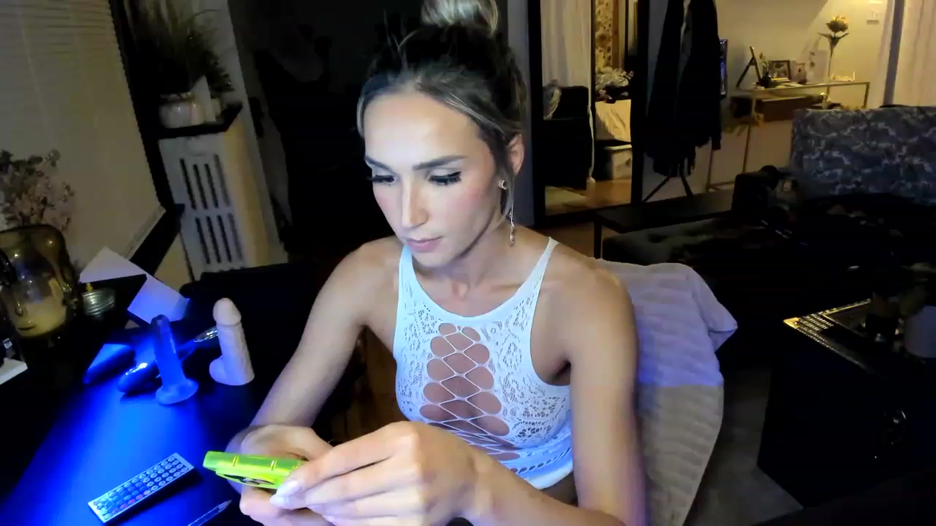 Gallery image thumbnail from ShiaKennedy's myfreecams stream on, 11/28/2022, 05:40 image 15 of 20
