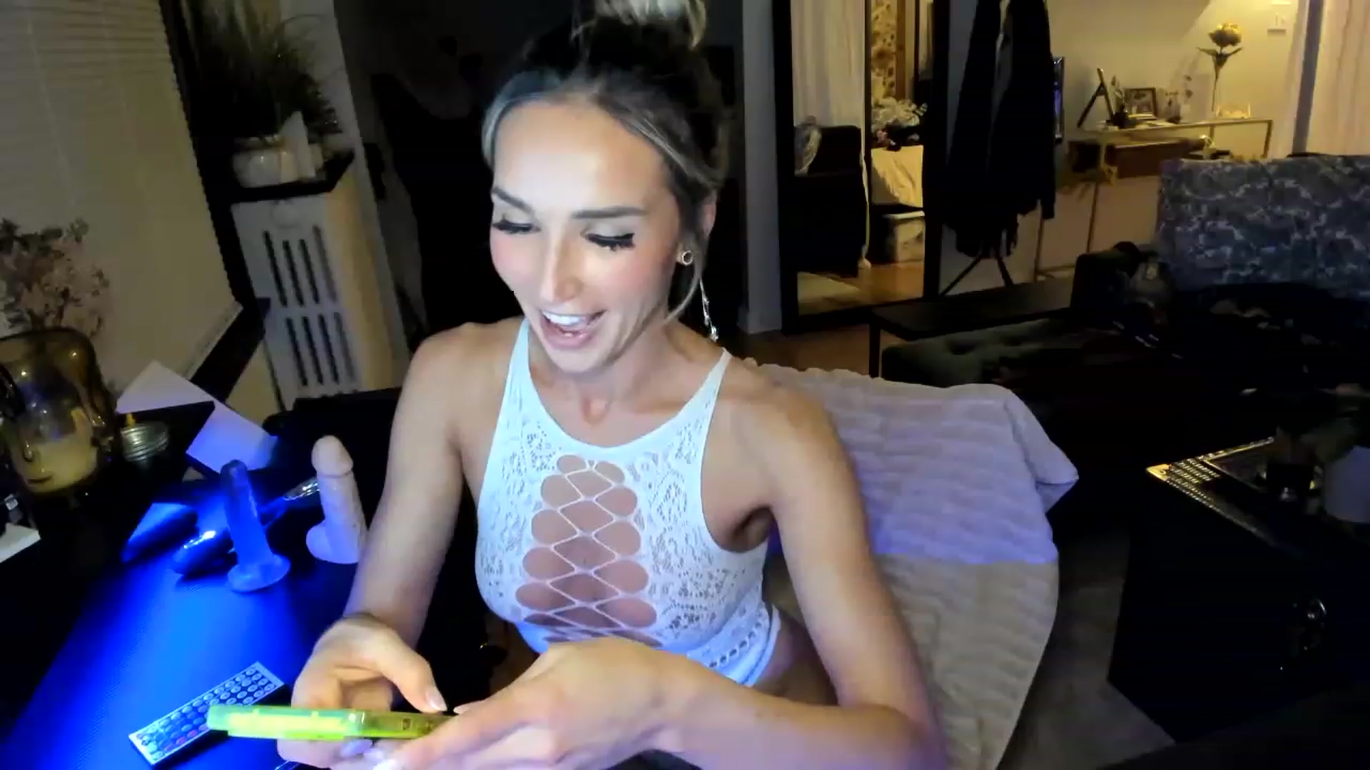 Gallery image thumbnail from ShiaKennedy's myfreecams stream on, 11/28/2022, 05:40 image 18 of 20