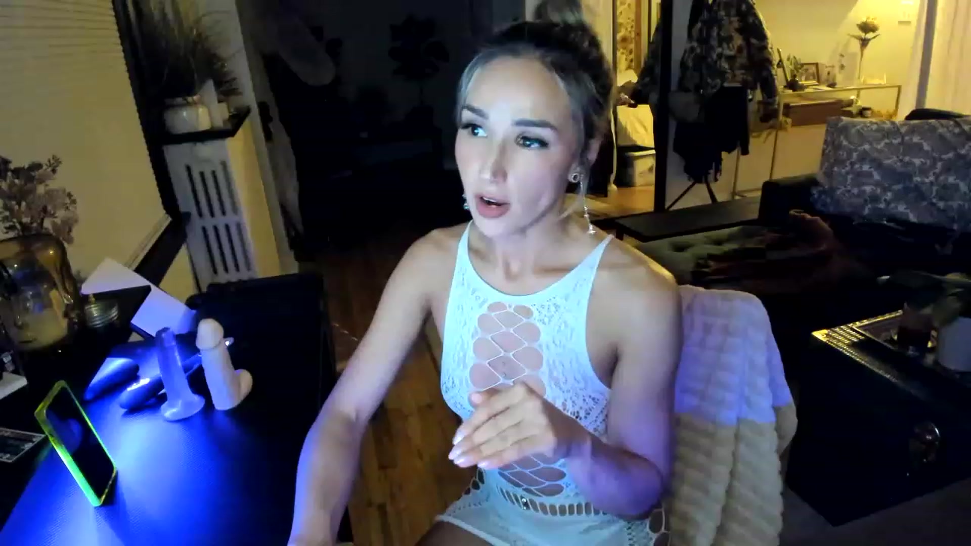 Gallery image thumbnail from ShiaKennedy's myfreecams stream on, 11/28/2022, 07:22 image 11 of 20