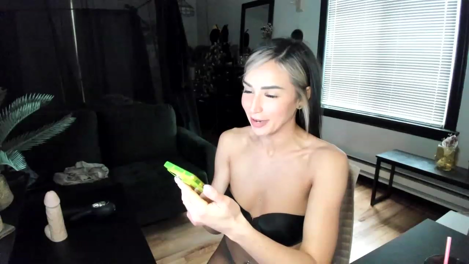 Gallery image thumbnail from ShiaKennedy's myfreecams stream on, 02/22/2023, 22:23 image 9 of 20