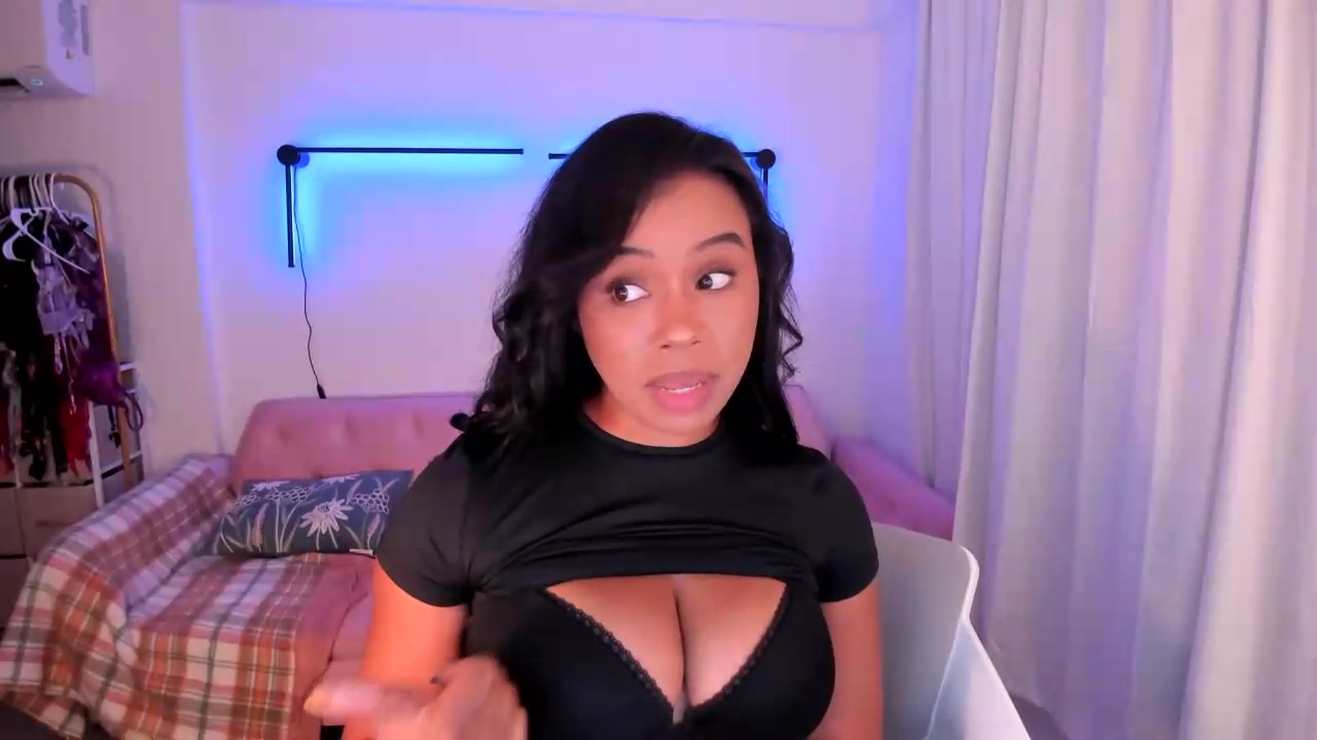 Gallery image thumbnail from ShiiSundai's myfreecams stream on, 07/16/2026, 05:41 image 10 of 20