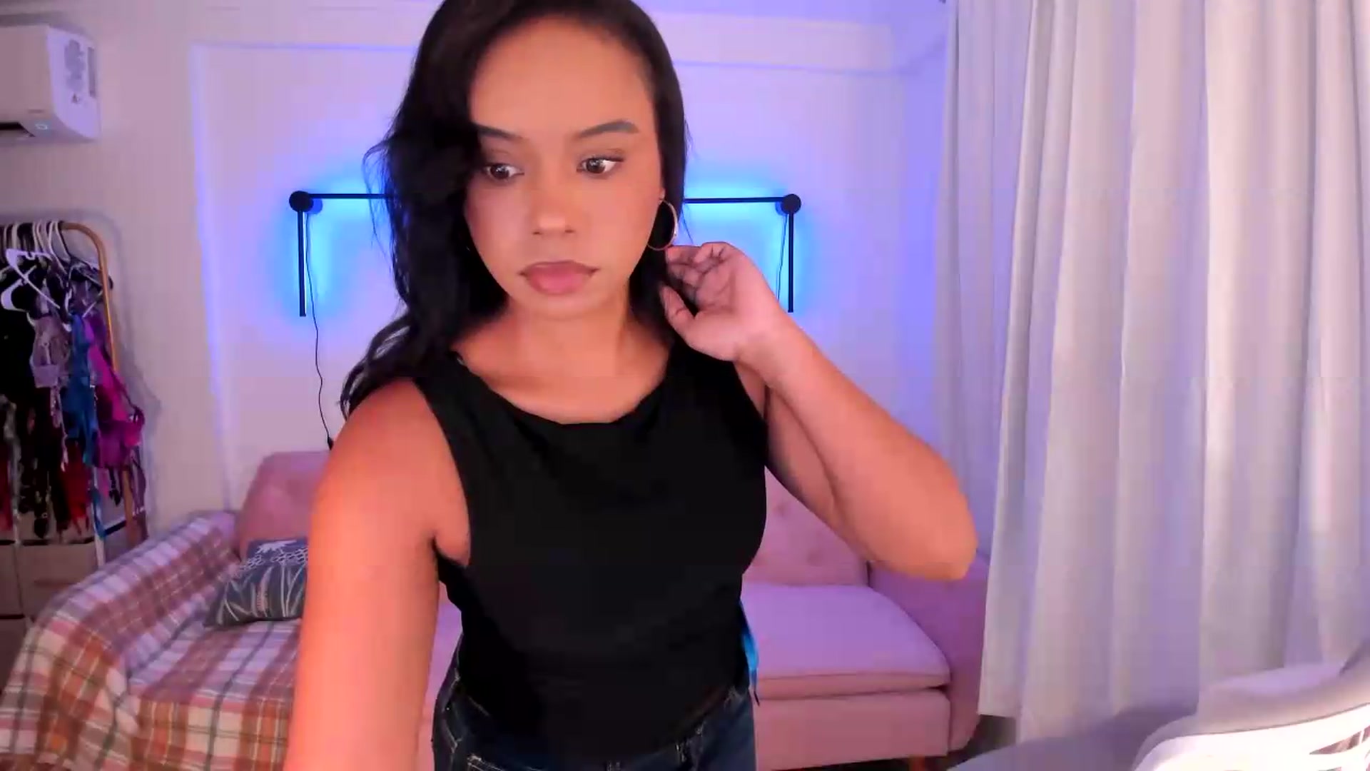Gallery image thumbnail from ShiiSundai's myfreecams stream on, 07/19/2026, 04:37 image 8 of 20