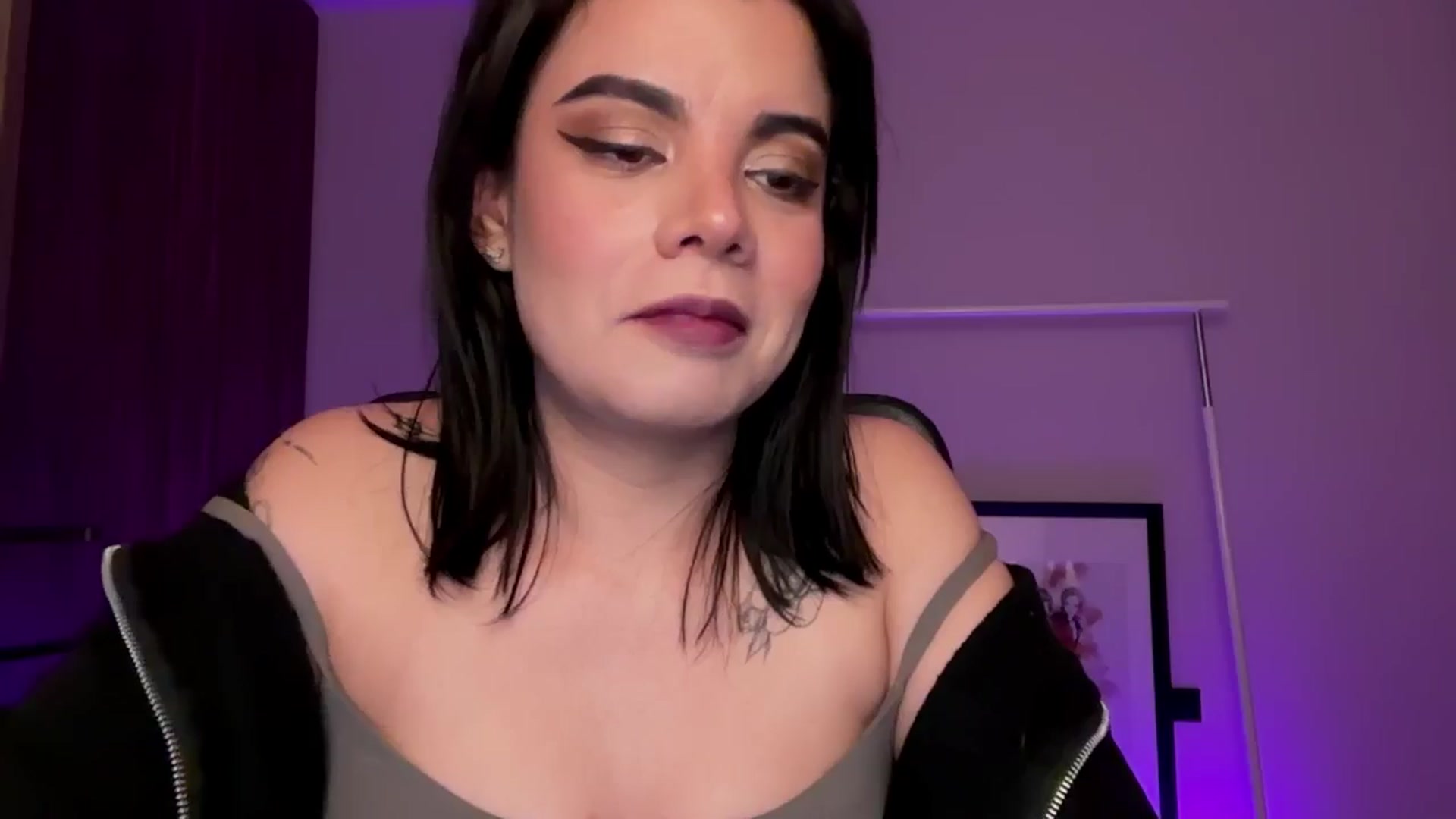 Gallery image thumbnail from Shin_nyanya's myfreecams stream on, 11/26/2025, 01:53 image 6 of 20