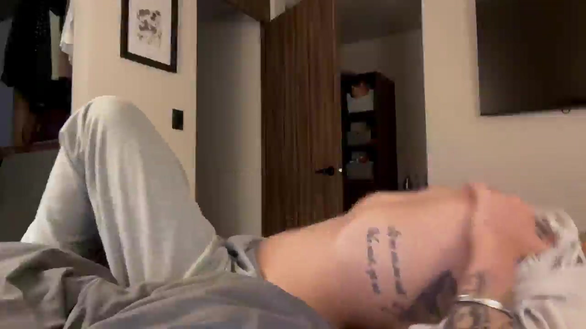 Gallery image thumbnail from Shin_nyanya's myfreecams stream on, 12/12/2025, 01:32 image 3 of 20