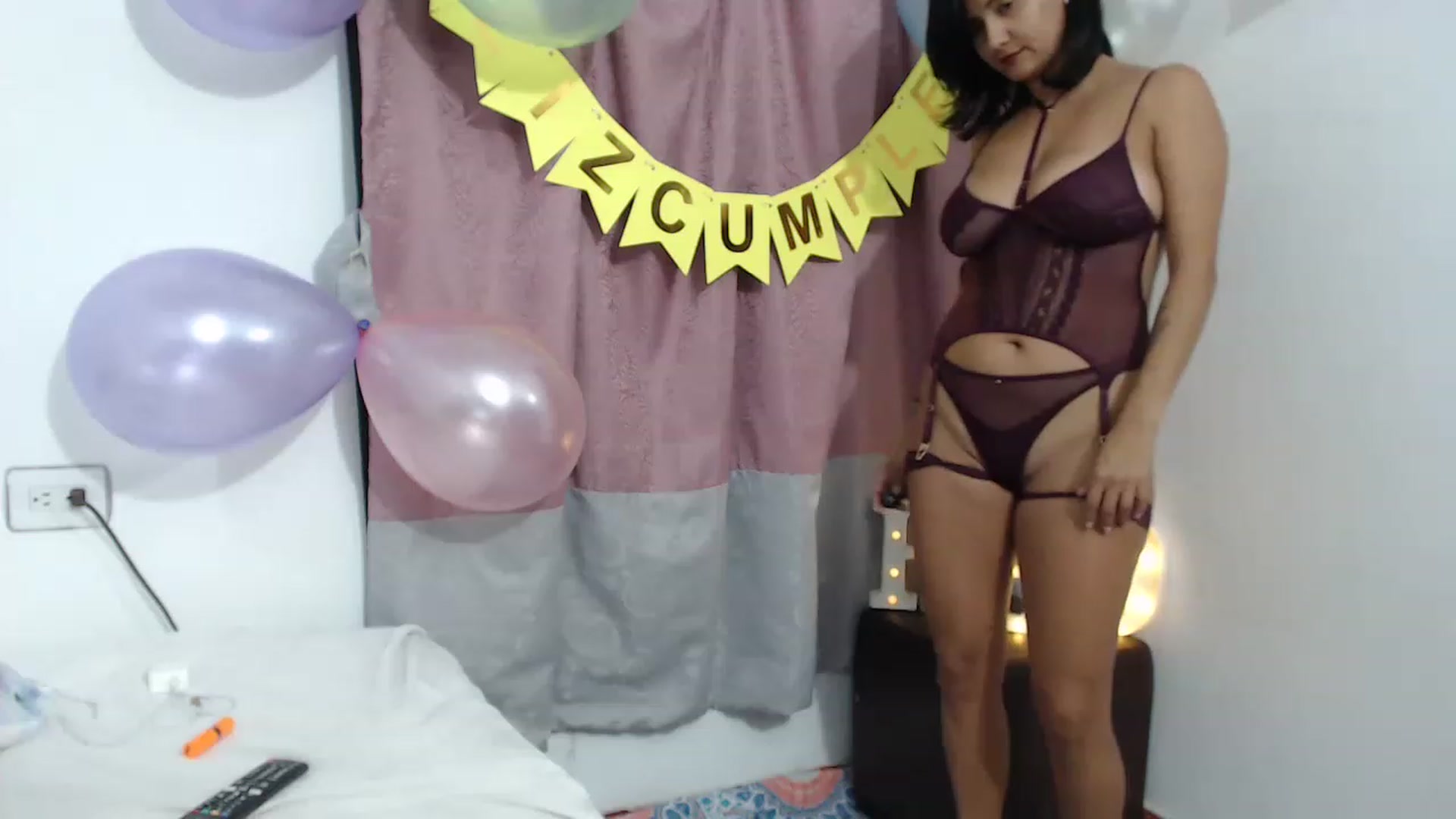 Gallery image thumbnail from Shine24_'s myfreecams stream on, 03/24/2023, 05:15 image 6 of 20