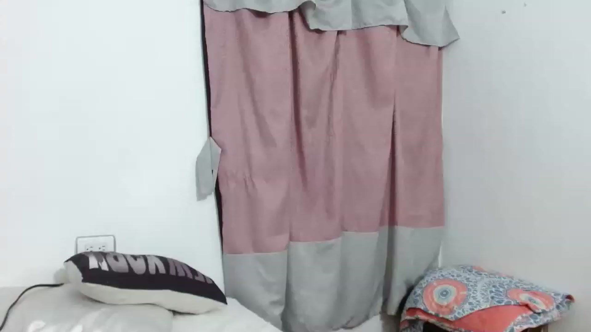 Gallery image thumbnail from Shine24_'s myfreecams stream on, 05/18/2023, 05:14 image 17 of 20
