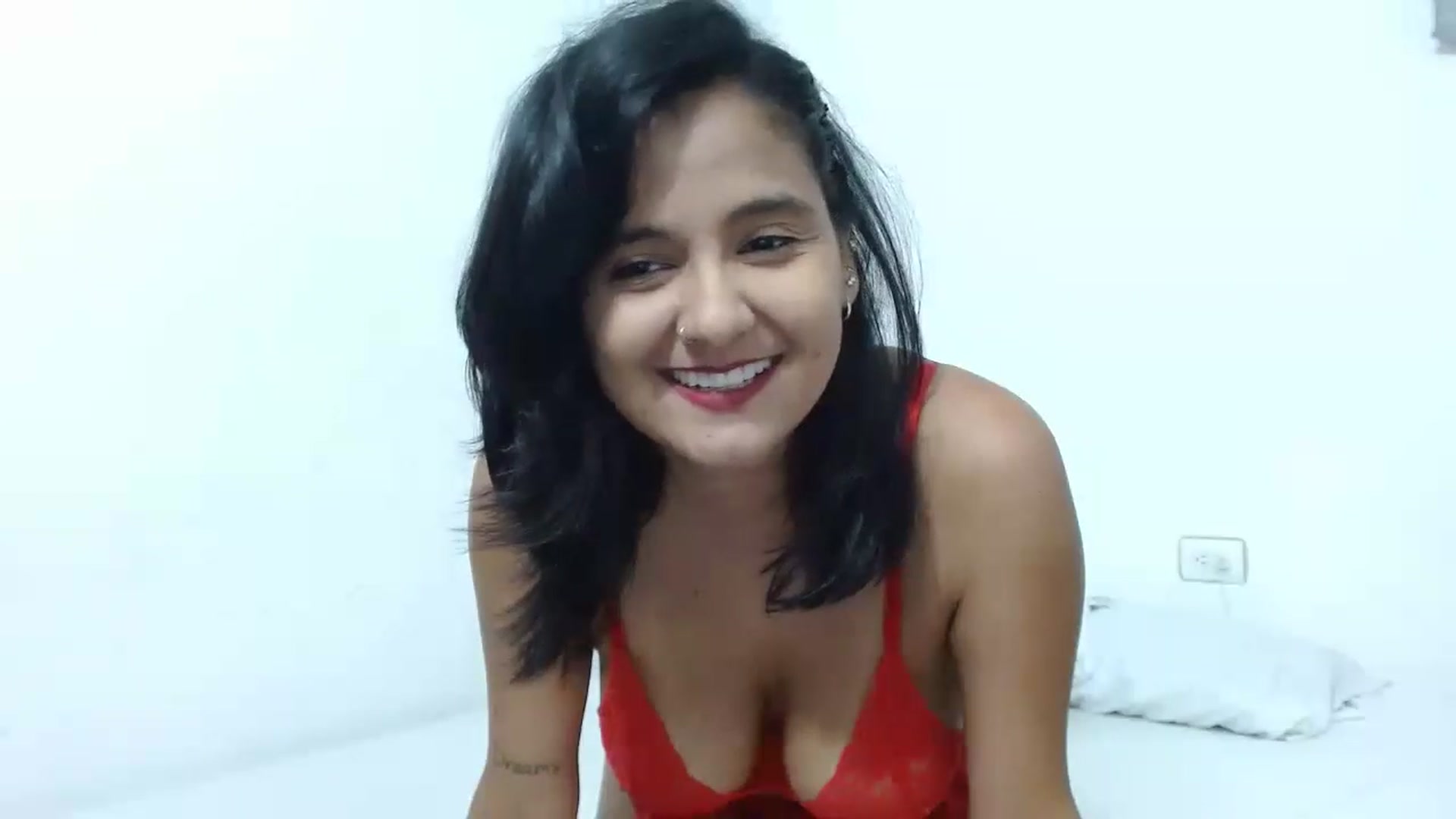 Gallery image thumbnail from Shine24_'s myfreecams stream on, 05/23/2023, 24:28 image 14 of 20