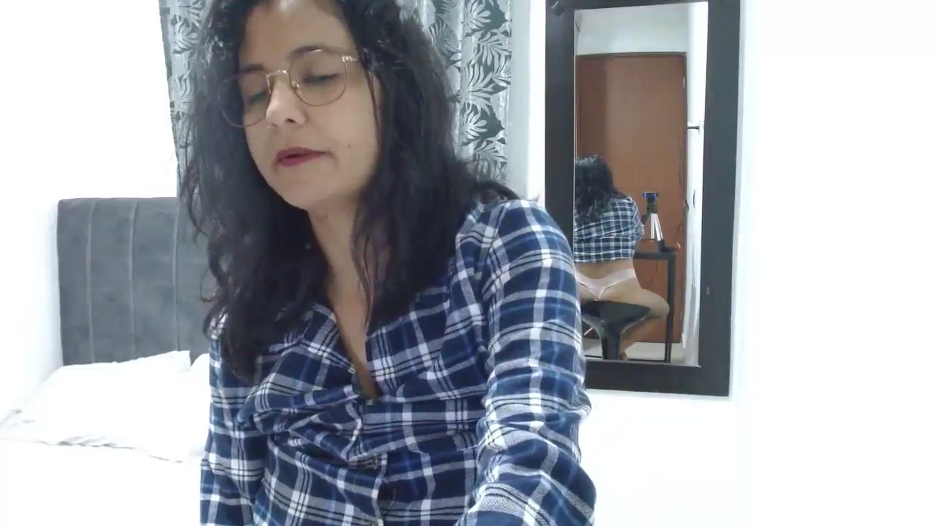 Gallery image thumbnail from Shine24_'s myfreecams stream on, 09/06/2023, 03:07 image 7 of 20