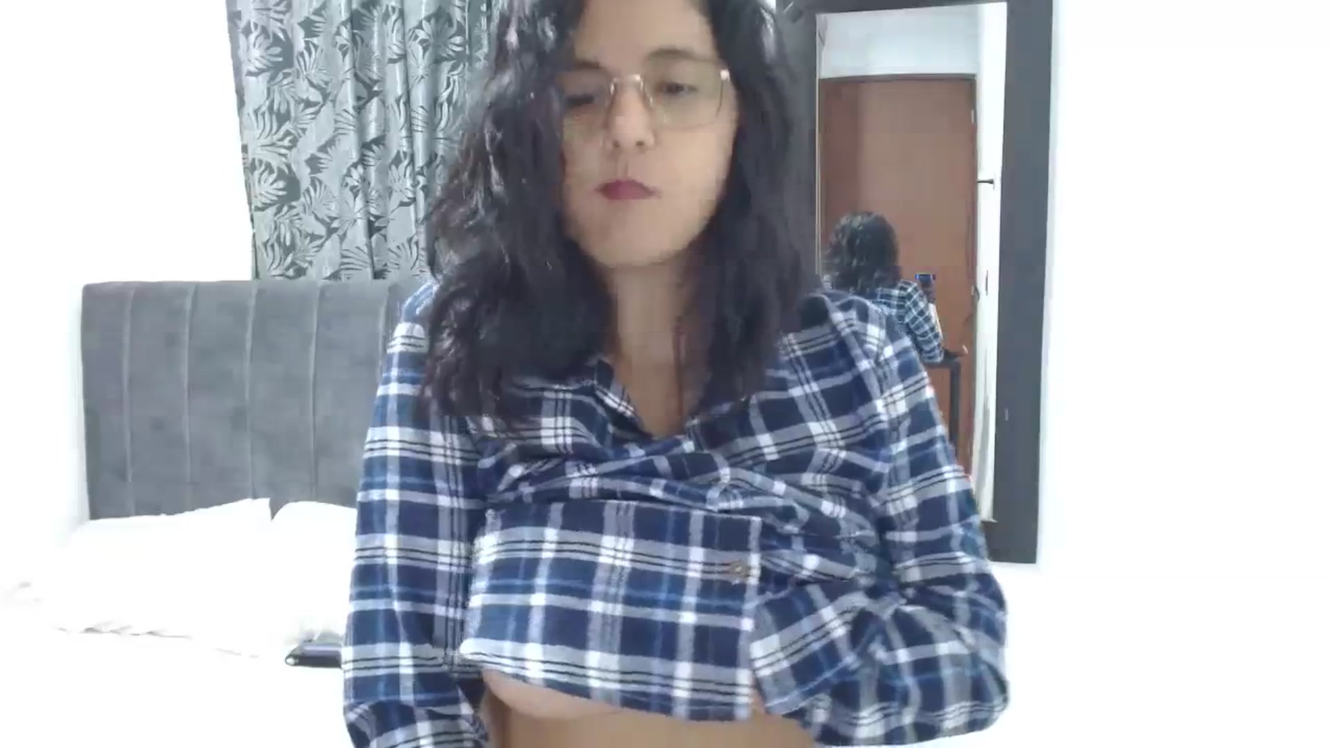 Gallery image thumbnail from Shine24_'s myfreecams stream on, 09/06/2023, 03:07 image 6 of 20