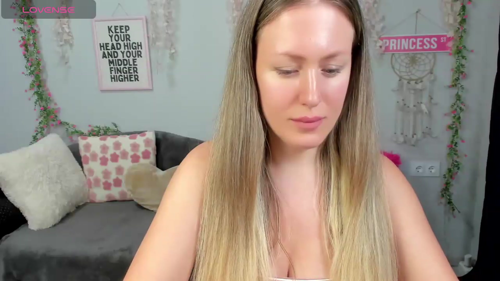 Gallery image thumbnail from Shine_Shine_Ava's myfreecams stream on, 08/25/2026, 23:56 image 15 of 20
