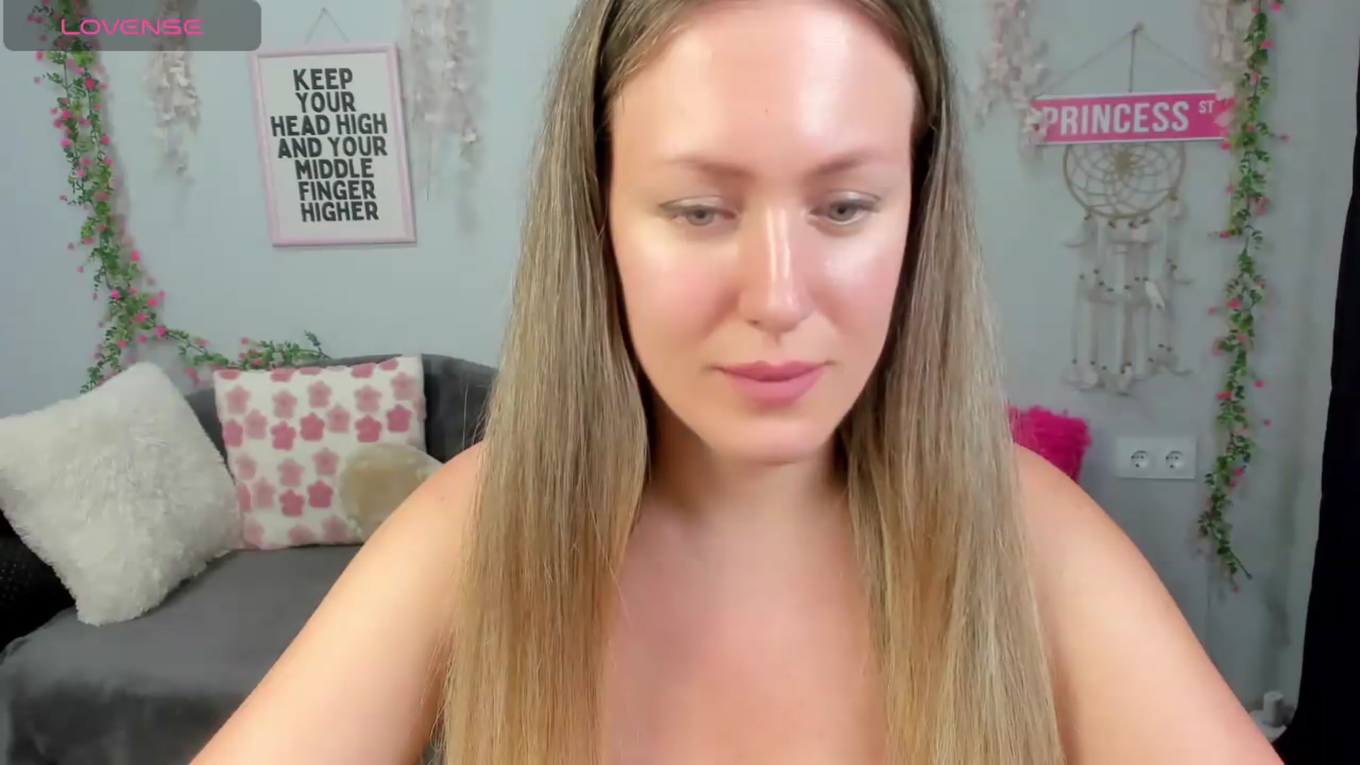 Gallery image thumbnail from Shine_Shine_Ava's myfreecams stream on, 08/25/2026, 23:56 image 10 of 20
