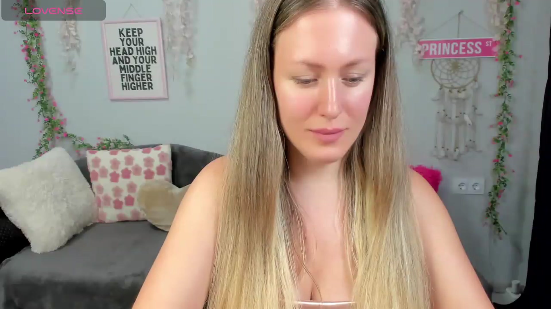 Gallery image thumbnail from Shine_Shine_Ava's myfreecams stream on, 08/25/2026, 23:56 image 17 of 20