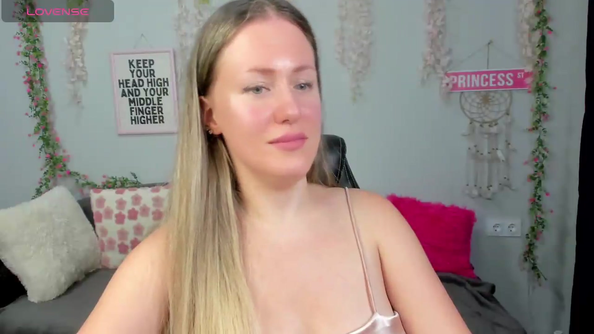 Gallery image thumbnail from Shine_Shine_Ava's myfreecams stream on, 08/26/2026, 02:32 image 18 of 20