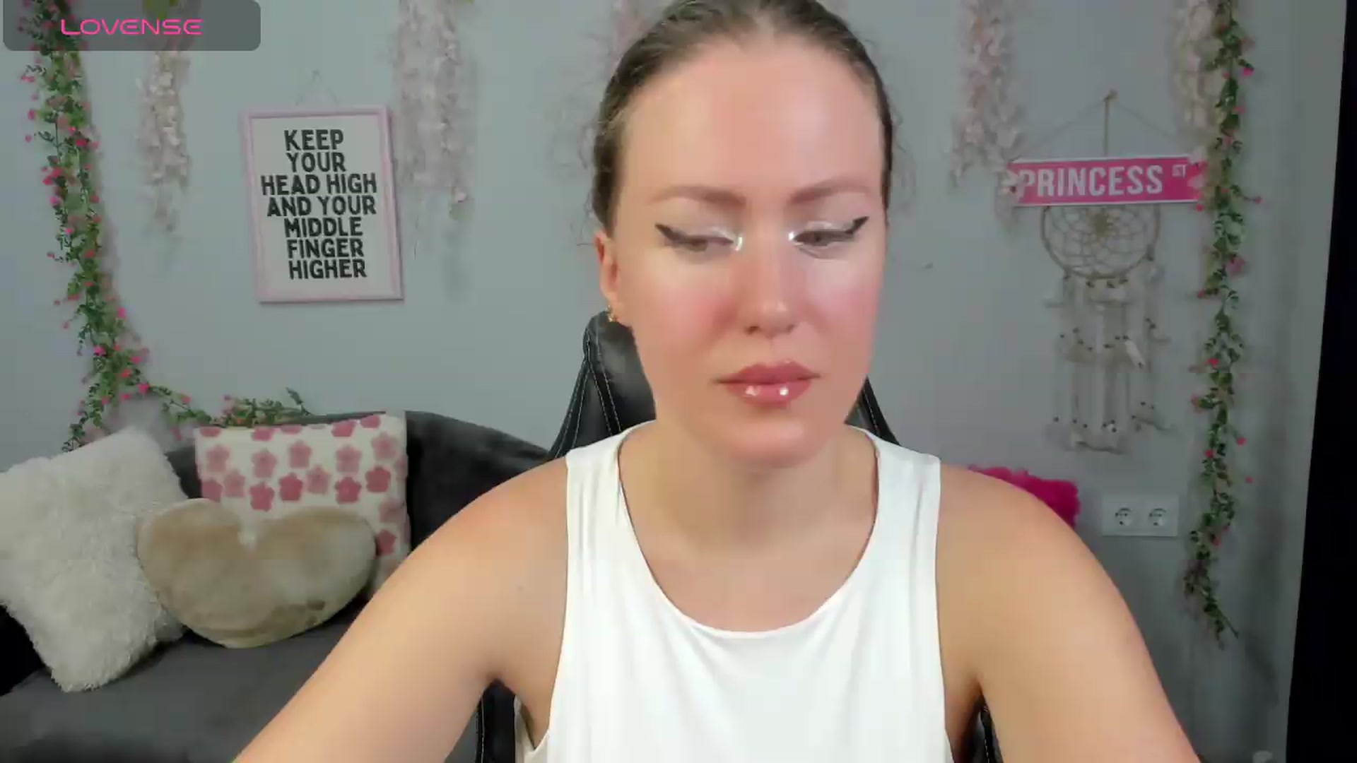 Gallery image thumbnail from Shine_Shine_Ava's myfreecams stream on, 08/26/2026, 20:34 image 7 of 20
