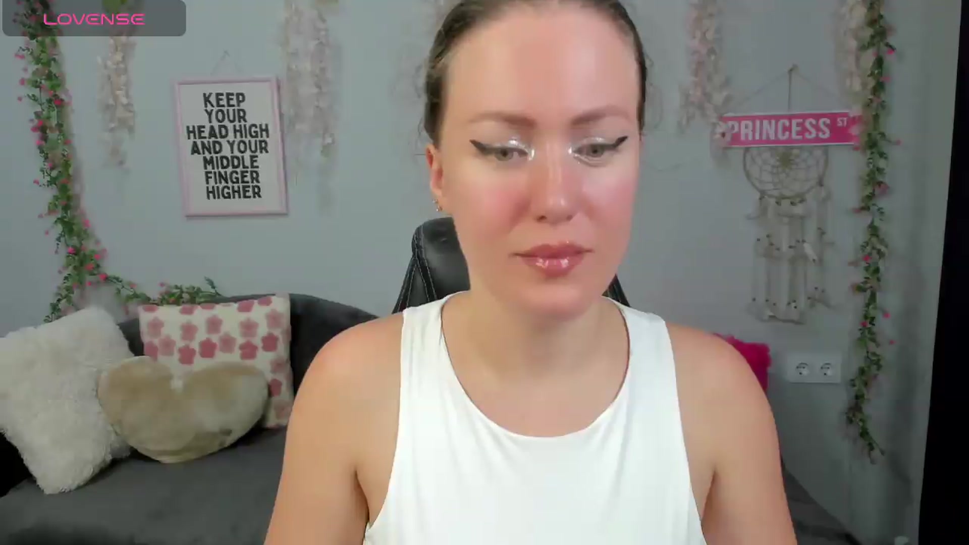 Gallery image thumbnail from Shine_Shine_Ava's myfreecams stream on, 08/26/2026, 20:34 image 8 of 20