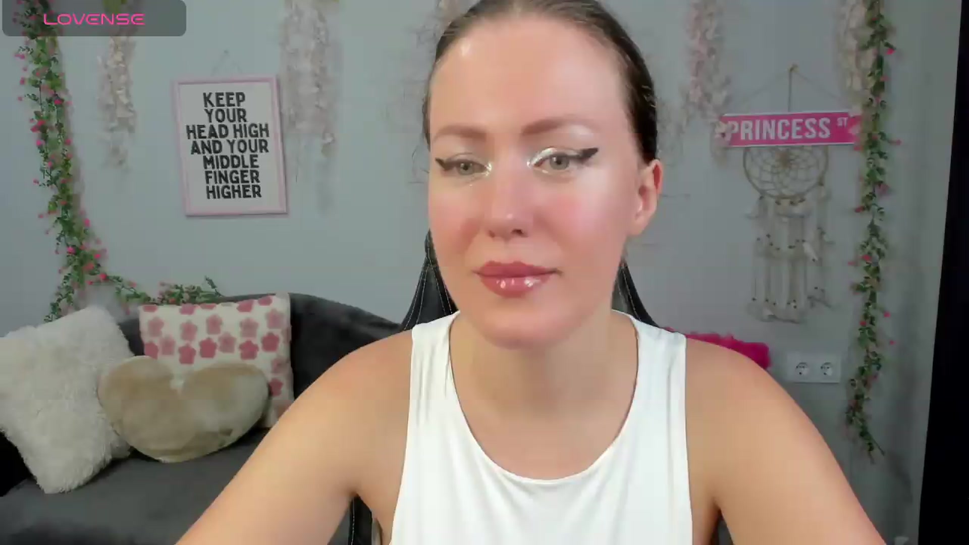 Gallery image thumbnail from Shine_Shine_Ava's myfreecams stream on, 08/26/2026, 20:34 image 6 of 20