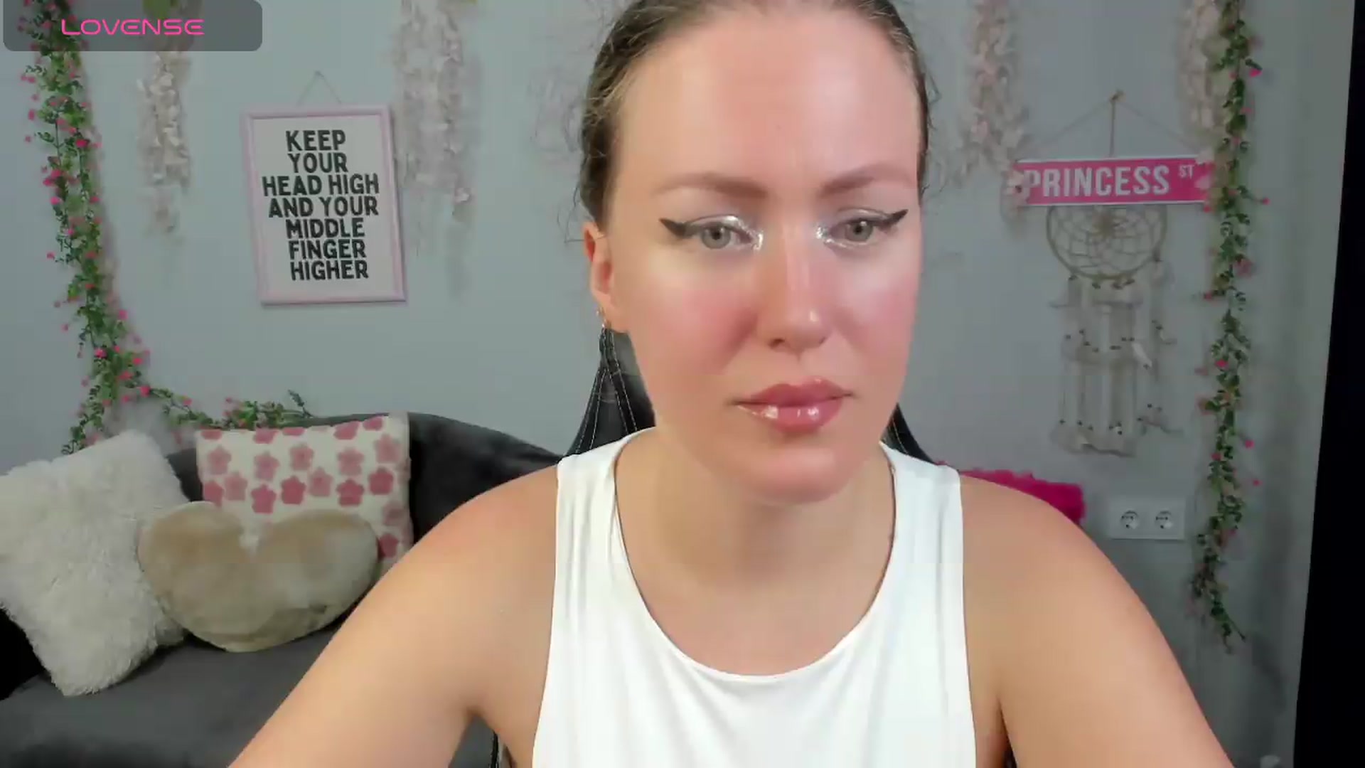Gallery image thumbnail from Shine_Shine_Ava's myfreecams stream on, 08/26/2026, 20:34 image 13 of 20