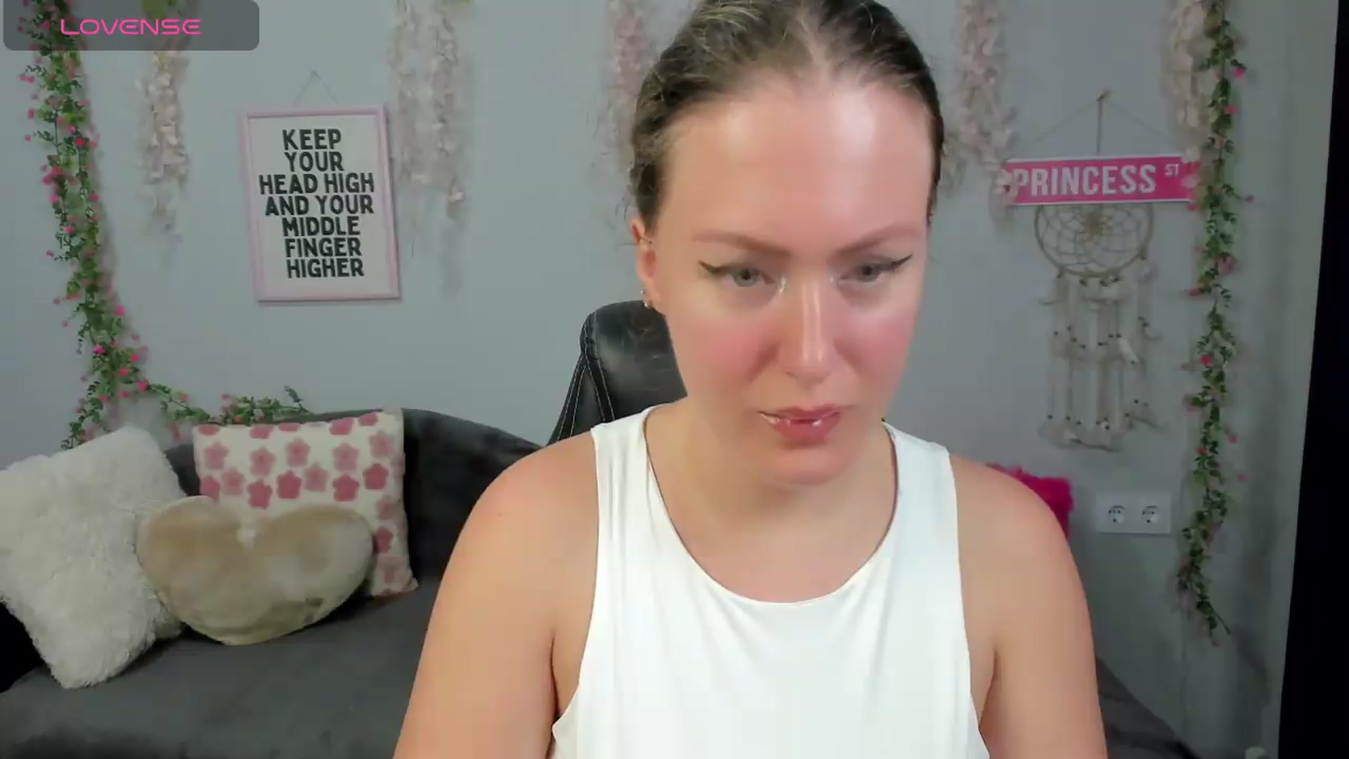 Gallery image thumbnail from Shine_Shine_Ava's myfreecams stream on, 08/26/2026, 20:34 image 10 of 20