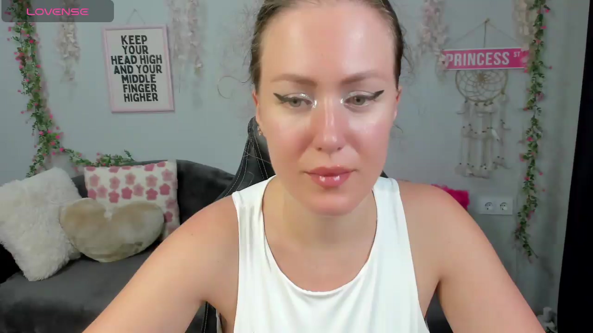 Gallery image thumbnail from Shine_Shine_Ava's myfreecams stream on, 08/26/2026, 22:46 image 20 of 20